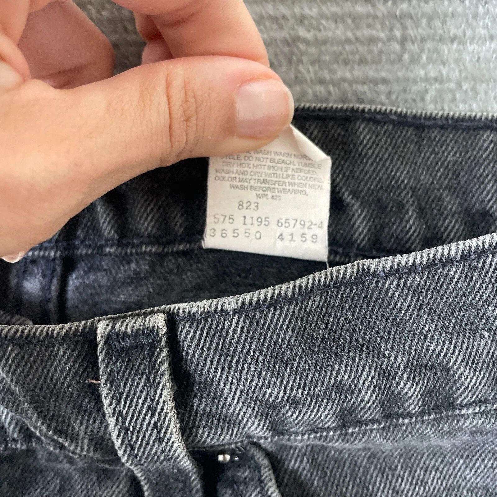 Levi's Vintage Clothing Levi's Vintage Orange Tab 550 90s Shorts Size US 36 / EU 52 - 3 Thumbnail