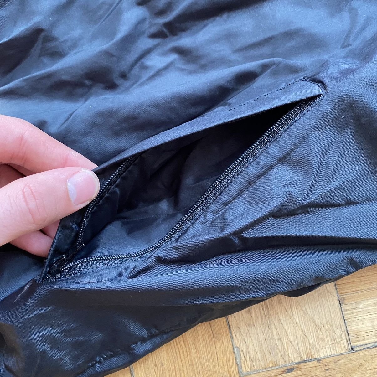 Vintage Vintage 90s Nike Mini swoosh Logo Windbreaker Jacket Size M Size US M / EU 48-50 / 2 - 4 Thumbnail