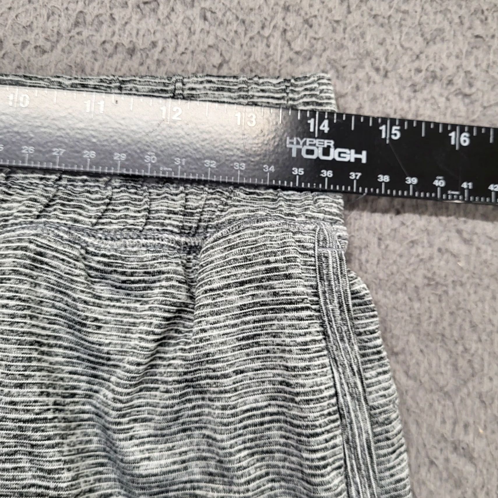 Avia Avia Shorts Women's M Pink & Gray Lined Pockets Athletic Running Golf Striped Multiple Activities Size 32" / US 10 / IT 46 - 7 Thumbnail