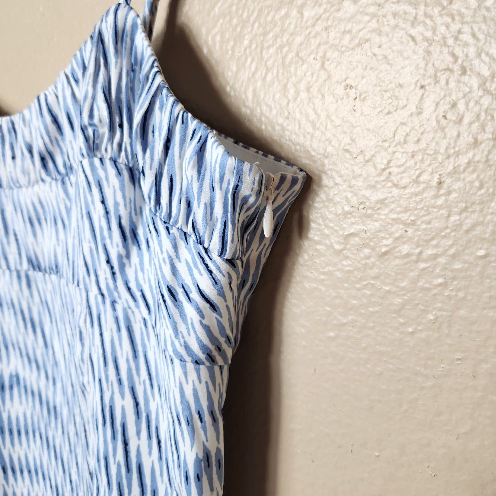 Banana Republic BANANA REPUBLIC Camisole Tank Shirt Women 4 White Black Blue Abstract Shirred NWT Adjustable Straps Lined' Size S / US 4 / IT 40 - 3 Thumbnail