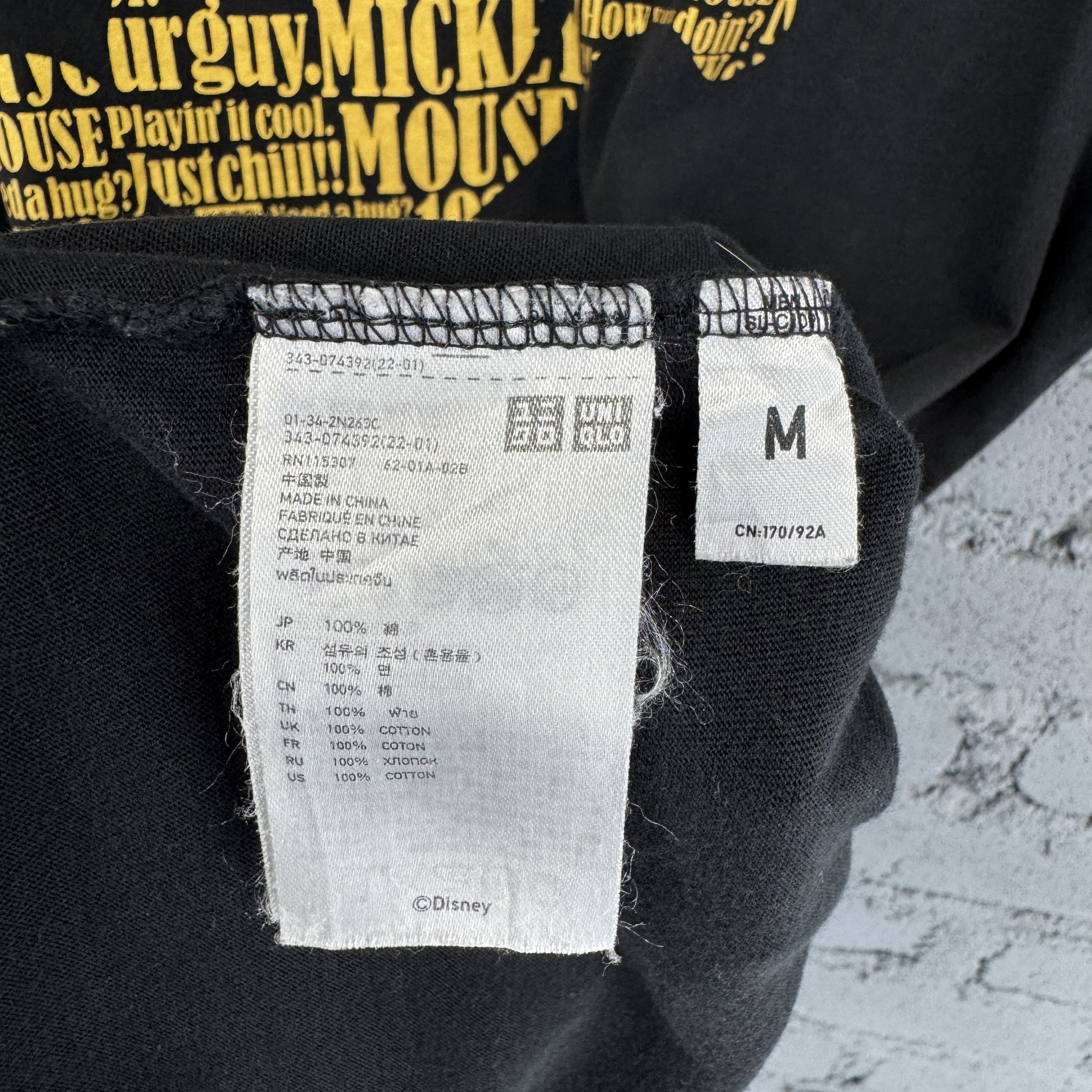 Uniqlo Uniqlo Black Disney Mickey Mouse Sunfaded Tshirt Size US M / EU 48-50 / 2 - 7 Thumbnail