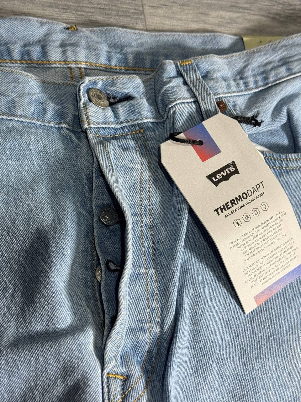 Levi's Levi’s 501 Thermodapt Jeans in Light Blue W36 L30 Size US 36 / EU 52 - 3 Thumbnail