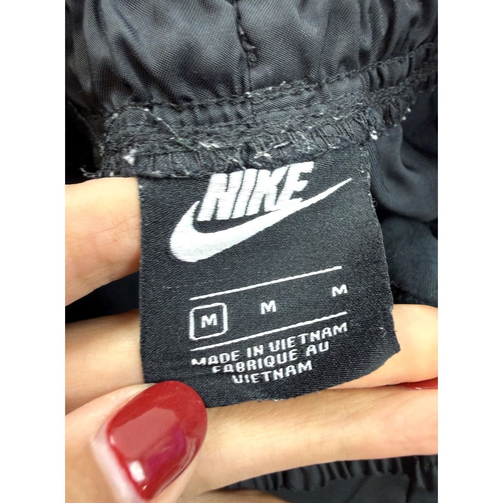 Nike Nike Shorts Womens Medium Black Big Swoosh Running Athletic Gym 4" Inseam Size 32" / US 10 / IT 46 - 3 Thumbnail