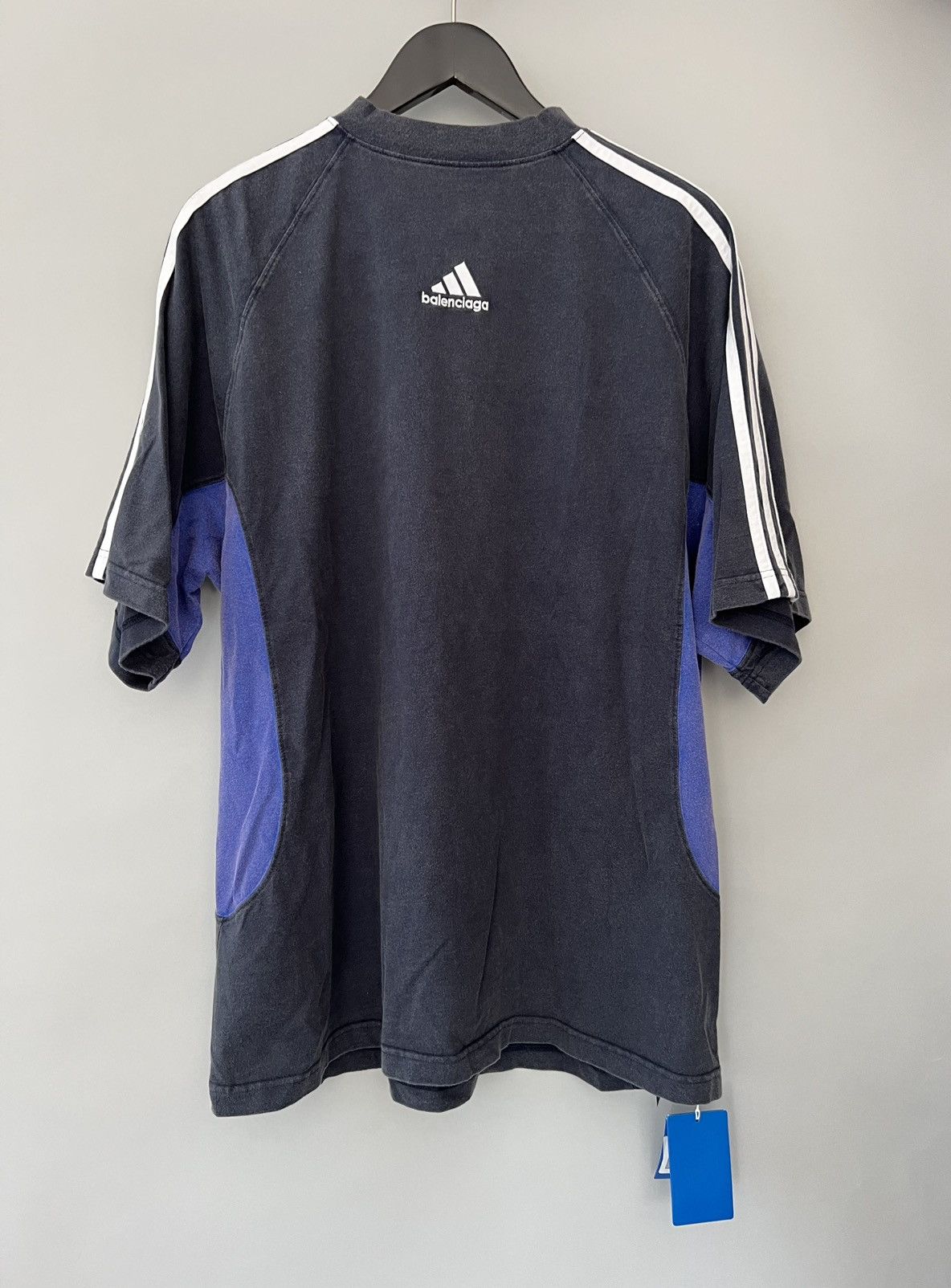 Adidas × Balenciaga 🍎$1.1K VALUE🍎Balenciaga x Adidas Vintage Jersey T-Shirt Size US M / EU 48-50 / 2 - 1 Thumbnail