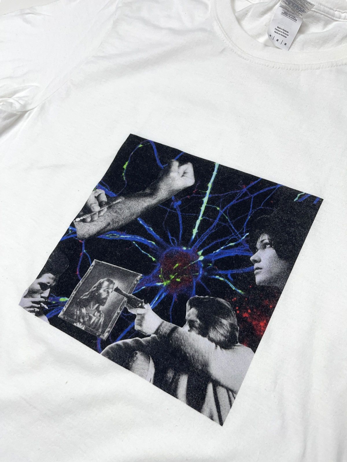 Vintage Vintage Jesus Drugs Pistol T-shirt Charles Manson Size US M / EU 48-50 / 2 - 5 Thumbnail