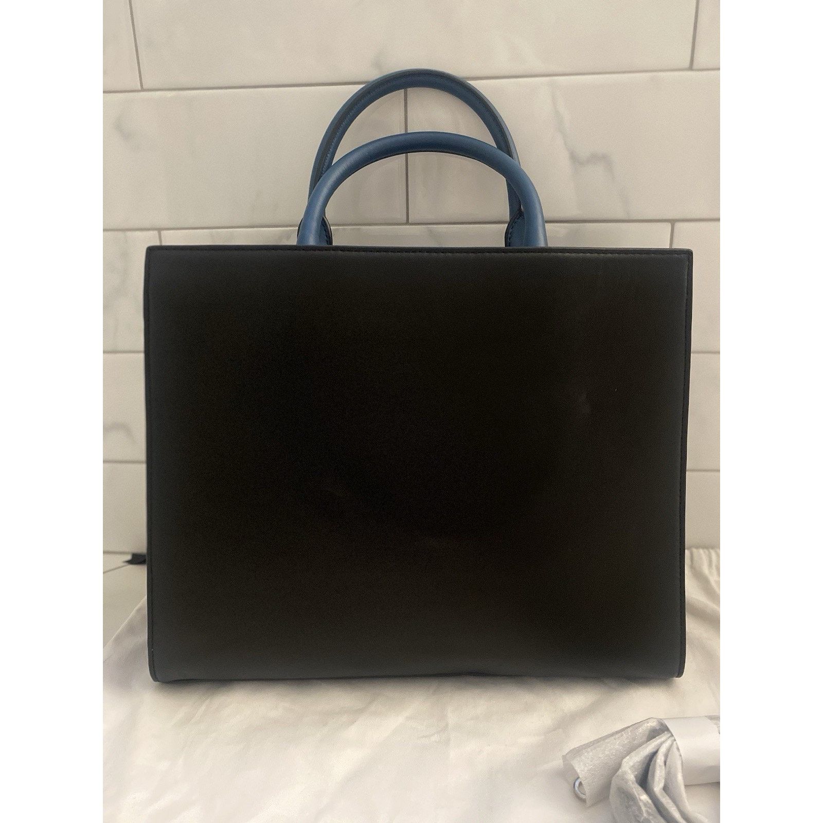Marc Jacobs Marc Jacobs navy blue leather handle/crossbody Lg bag Size ONE SIZE - 2 Thumbnail