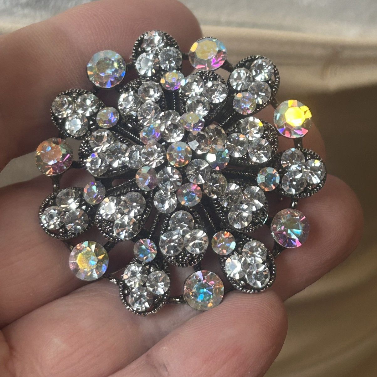 Vintage Vintage 70s-80s dome rhinestone aurora borealis necklace Size ONE SIZE - 11 Thumbnail