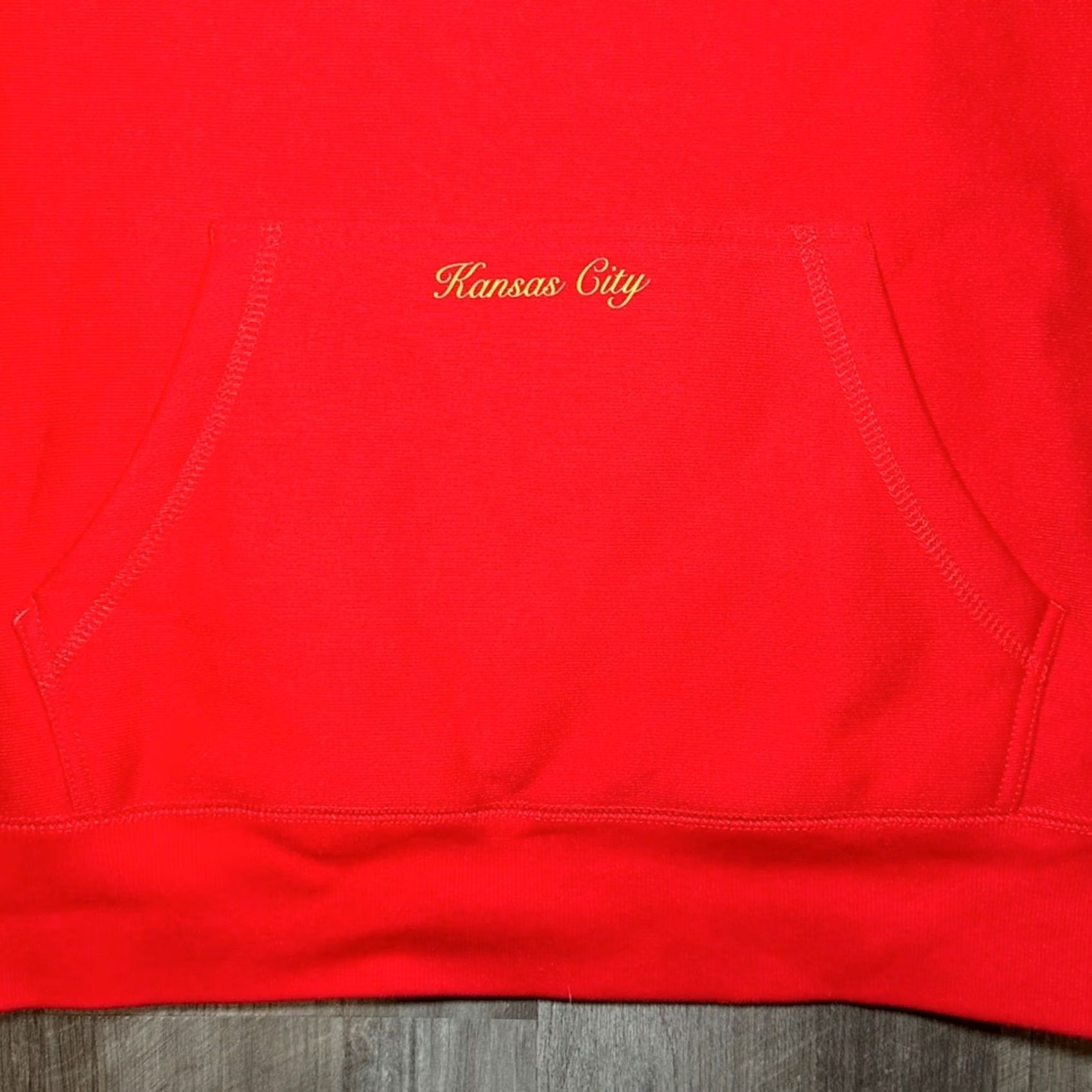 Vintage VINTAGE Kansas City Chiefs Greyson NFL Pullover Hoodie Men's Medium Red Code: MS9285 Size US M / EU 48-50 / 2 - 5 Thumbnail