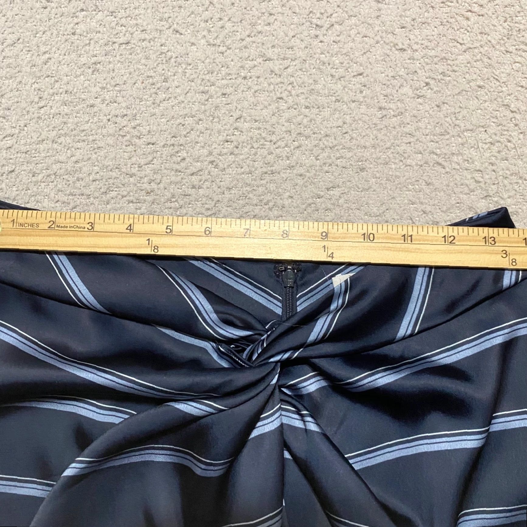 Vince Vince Skirt Midi Striped Blue Zip Size 4 Satin Polyester Straight Pencil Slit Women's Pink? Size 27" / US 4 / IT 40 - 7 Thumbnail