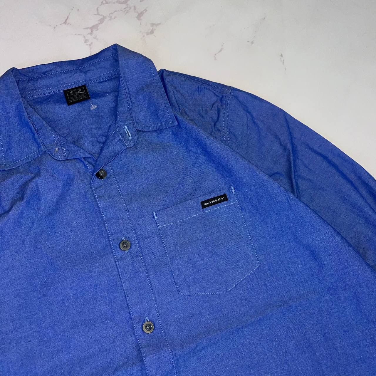Oakley Oakley Shirts Vintage Basic streetwear Small Logo Size S Size US S / EU 44-46 / 1 - 5 Thumbnail
