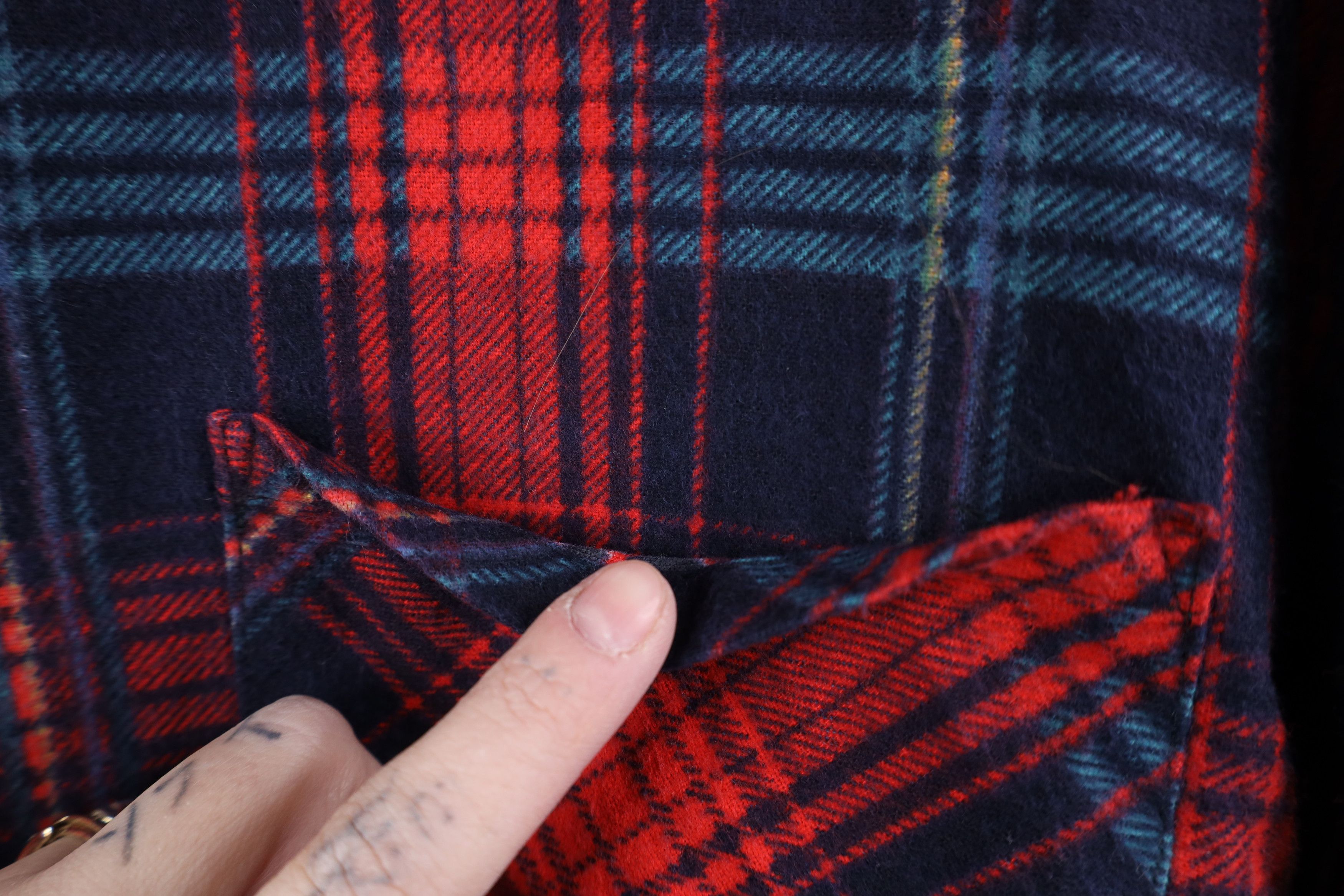 Vintage Vintage 90s Streetwear Collared Button Shirt Red Plaid Size US XL / EU 56 / 4 - 4 Thumbnail