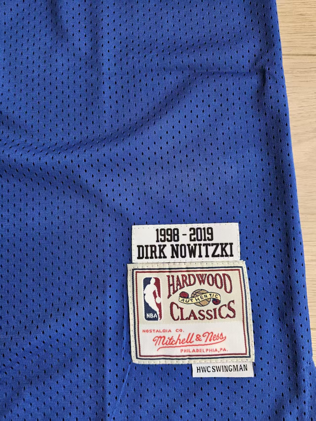 NBA Dallas Mavericks #41 Dirk Nowitzki Jersey Size US M / EU 48-50 / 2 - 3 Thumbnail