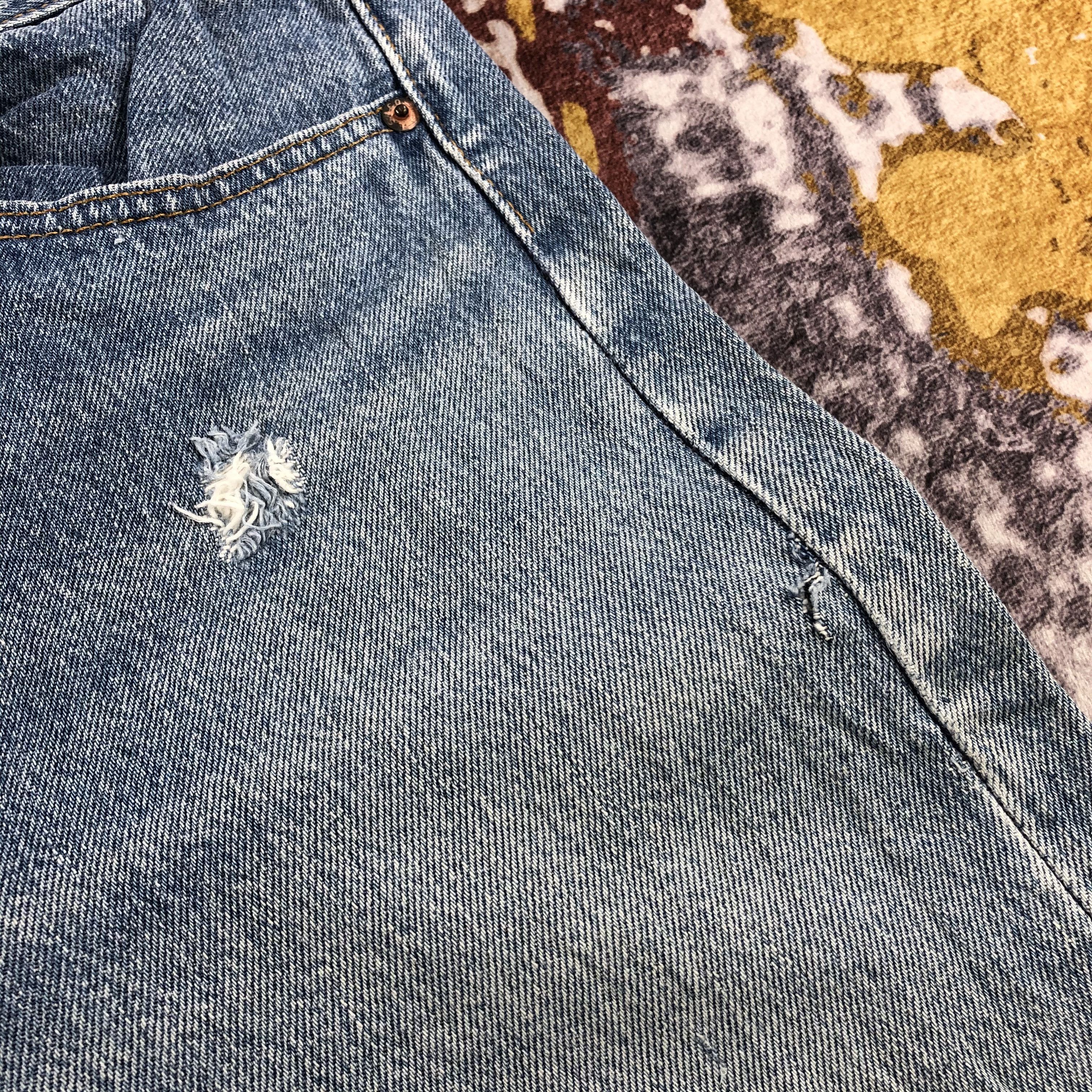 Levi's Vintage 90s Light Wash Levis 501 Jeans-JM2344 Size US 32 / EU 48 - 9 Thumbnail