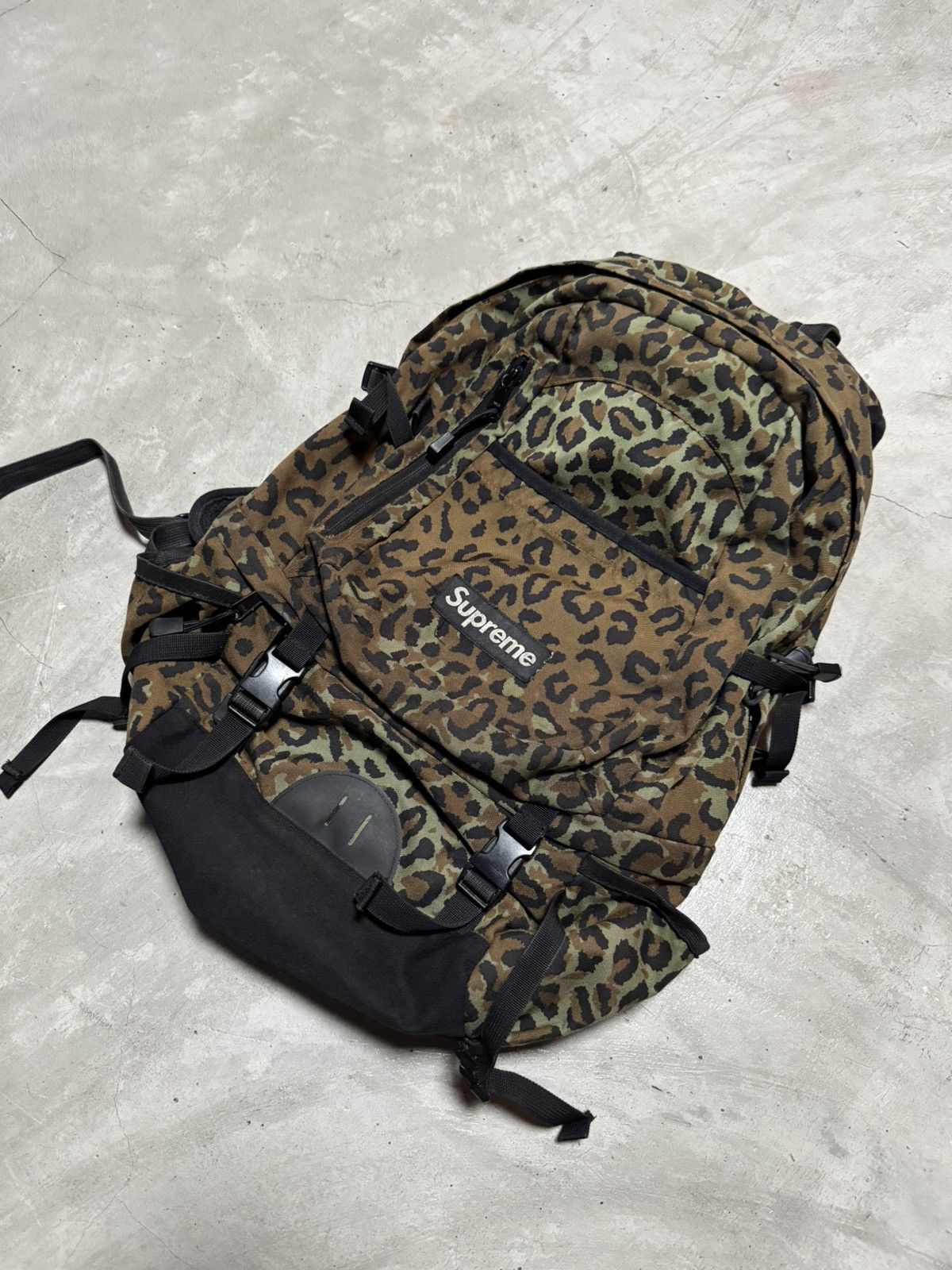 Supreme 2010 Leopard Camo ショルダーバッグ Supreme Leopard Camo Guide 28 Backpack SS10 2010 Bag RARE OG