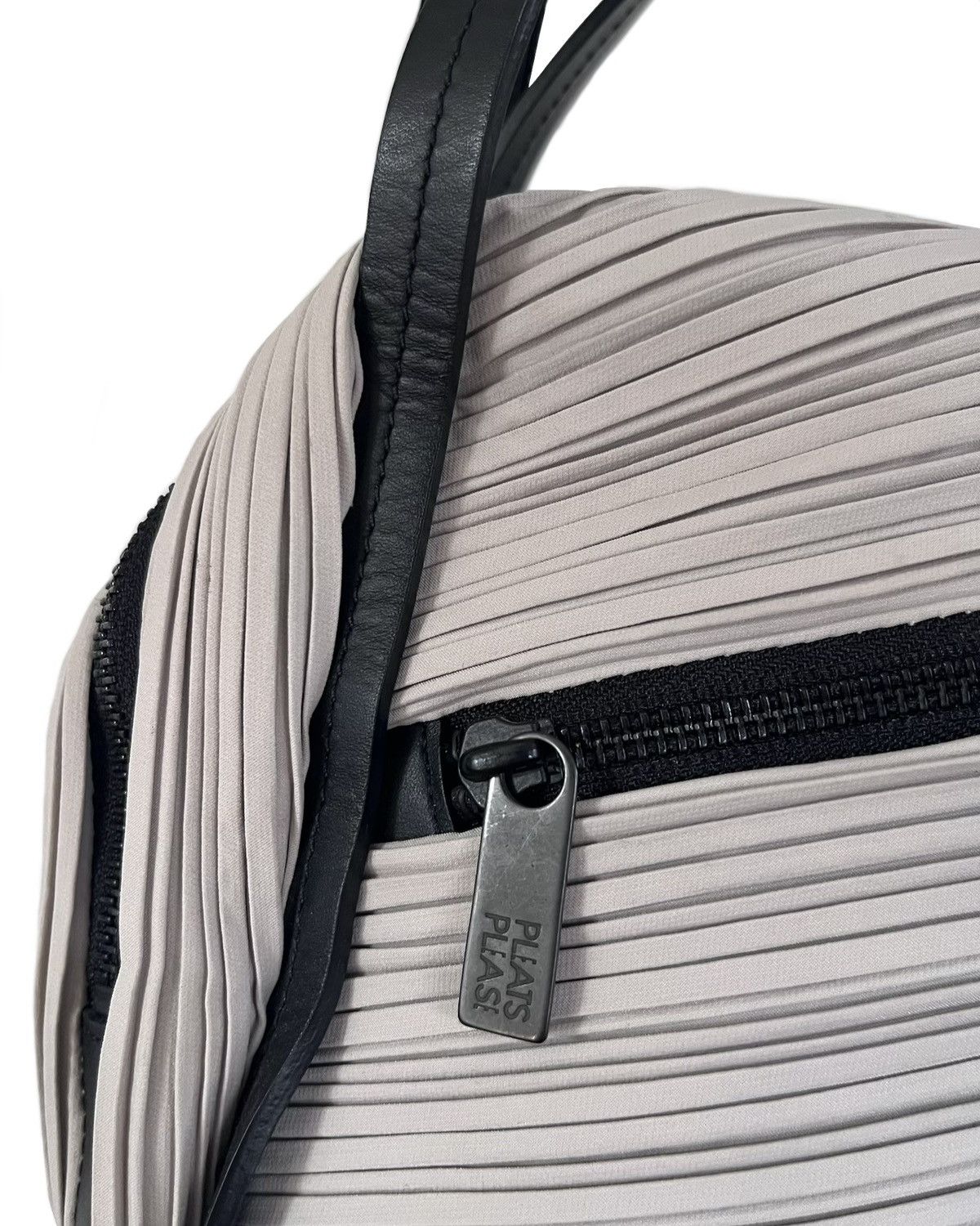 Pleats Please Issey Miyake Pleats Please by Issey Miyake Grey Pleated Bag Size ONE SIZE - 4 Thumbnail