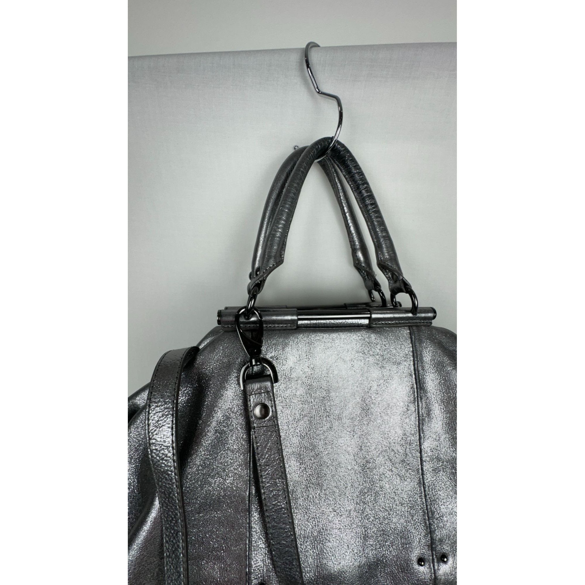 Kenneth Cole Kenneth Cole New York Metallic Silver Leather Shoulder Bag M Size ONE SIZE - 2 Thumbnail