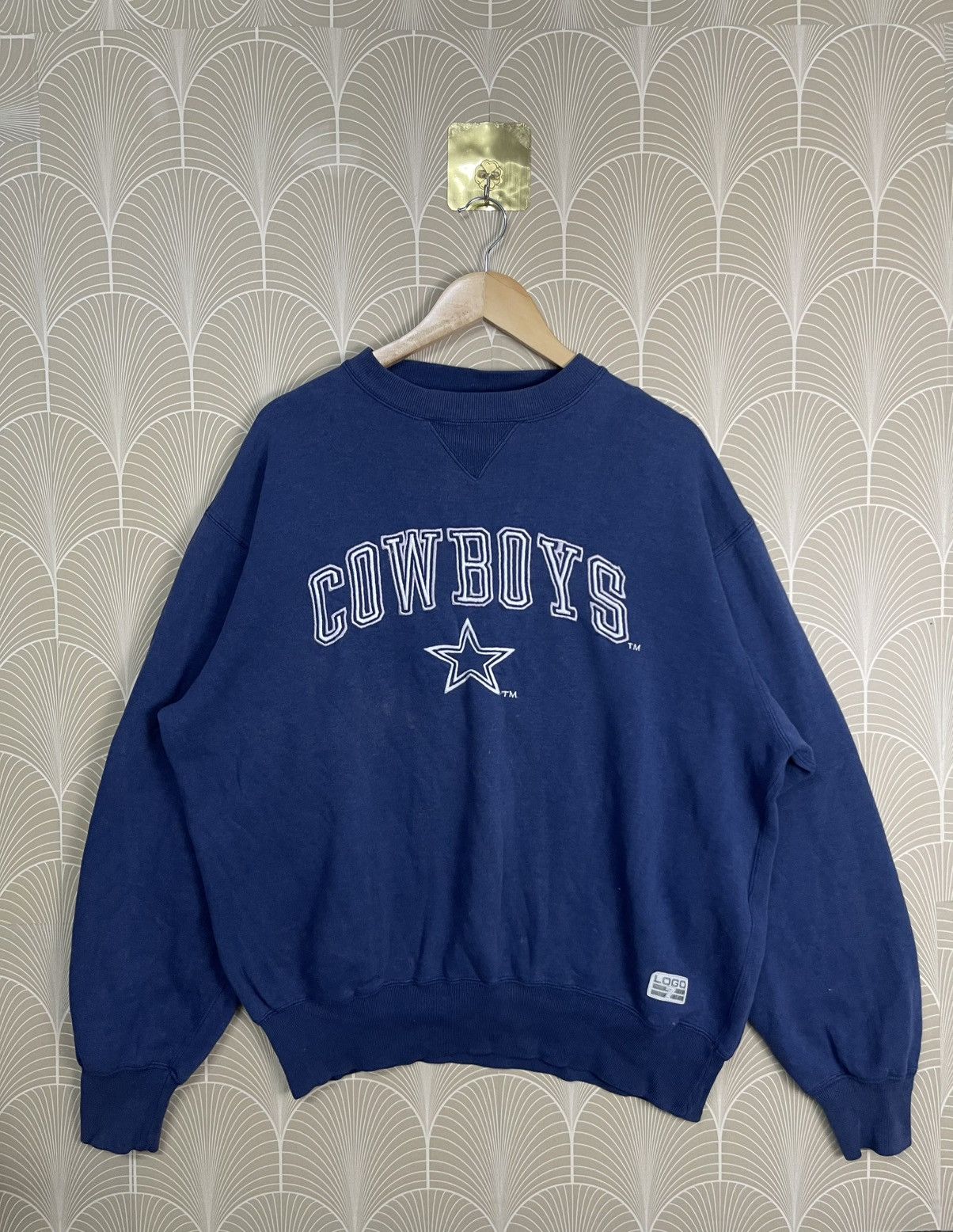 Logo 7 90s NFL DALLAS COWBOYS X LOGO 7 EMBROIDERED LOGO SWEATSHIRT Size US L / EU 52-54 / 3 - 1 Thumbnail