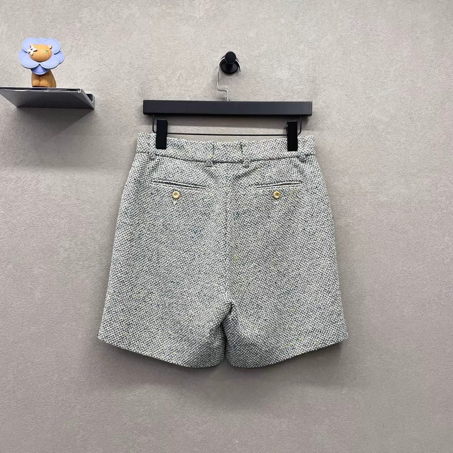 Gucci GUCCI Gray-Green Fresh Elegant Vibe Shorts Size 40 Size 27" / US 4 / IT 40 - 2 Thumbnail