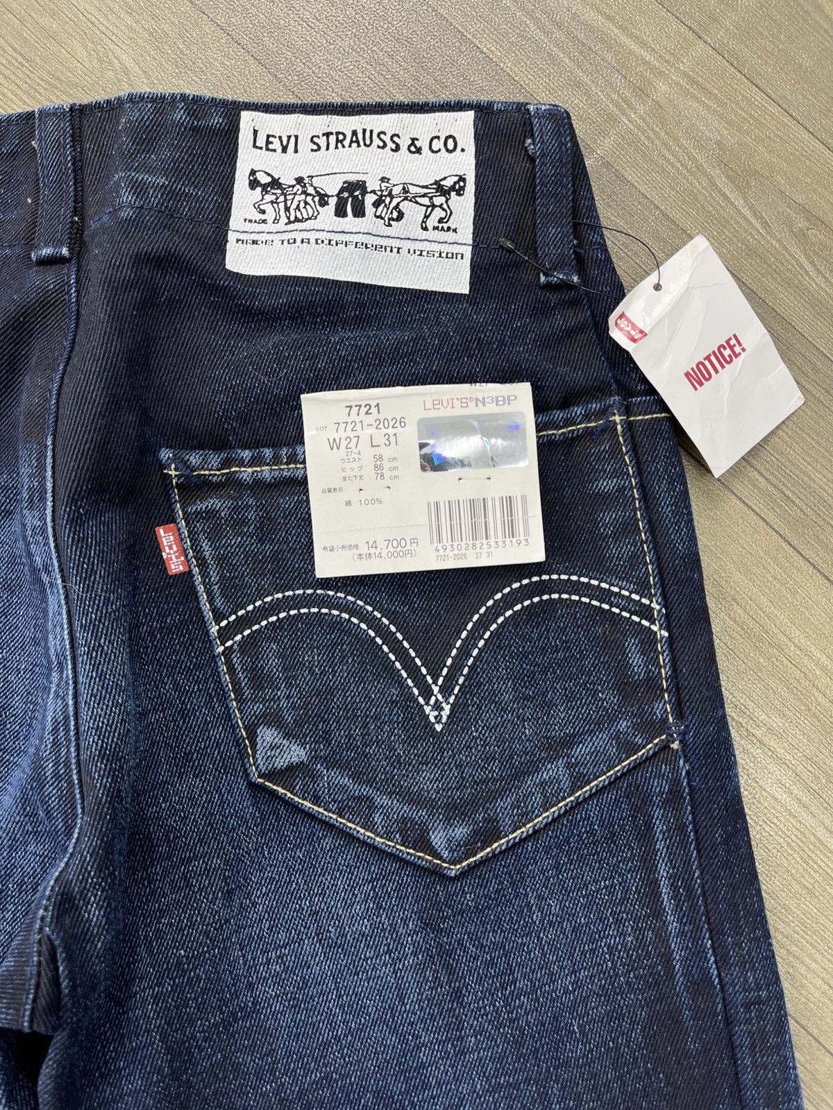 Levi's Vintage Clothing 🇯🇵Deadstock Vintage Levis 7721-2026 Japan Faded Flared Jeans Size US 26 / EU 42 - 12 Thumbnail
