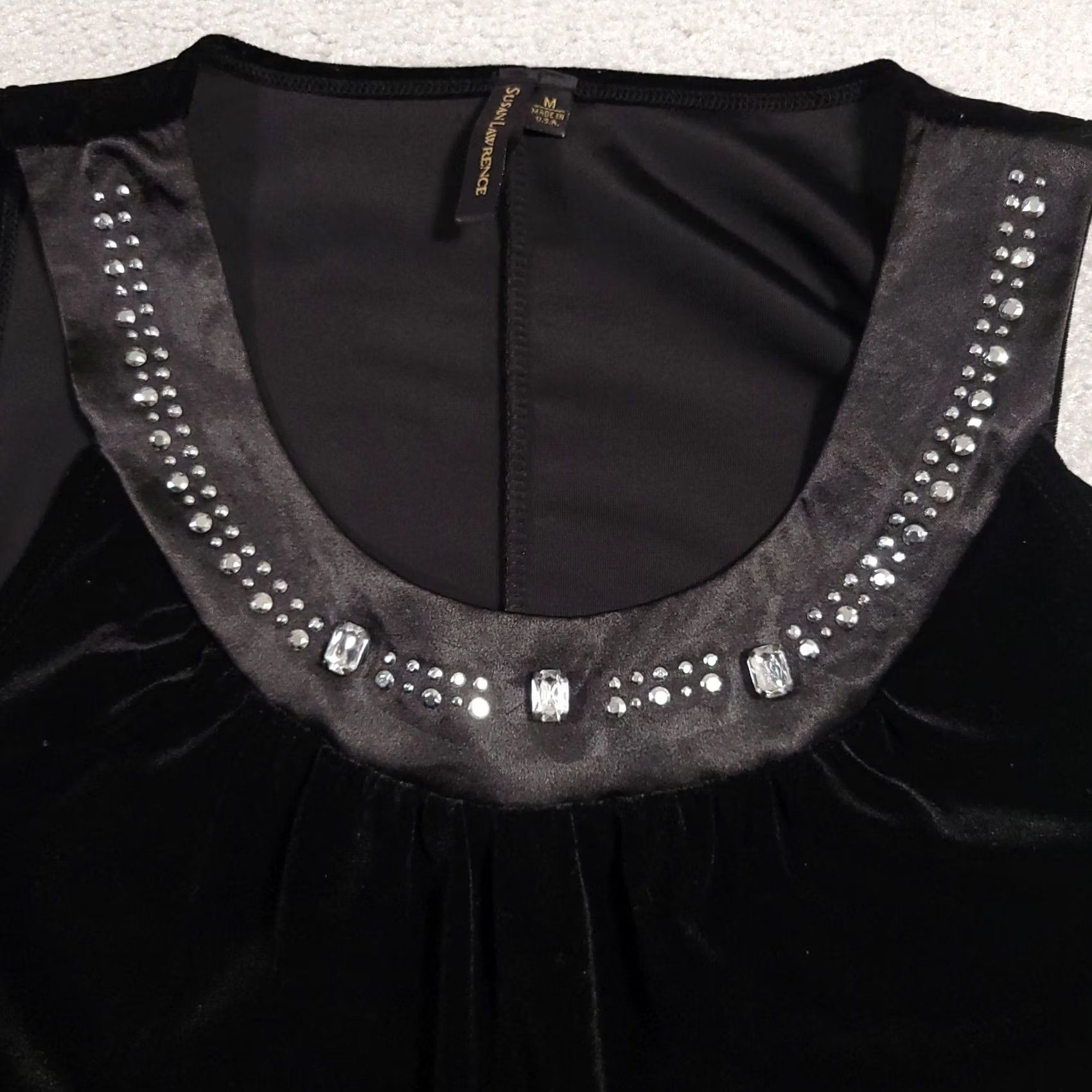 Velour VINTAGE Susan Lawrence Embellished Sleeveless Shirt Women's Medium Black Velour USA Tank Top Rhinestone Velour N/A Size M / US 6-8 / IT 42-44 - 3 Thumbnail