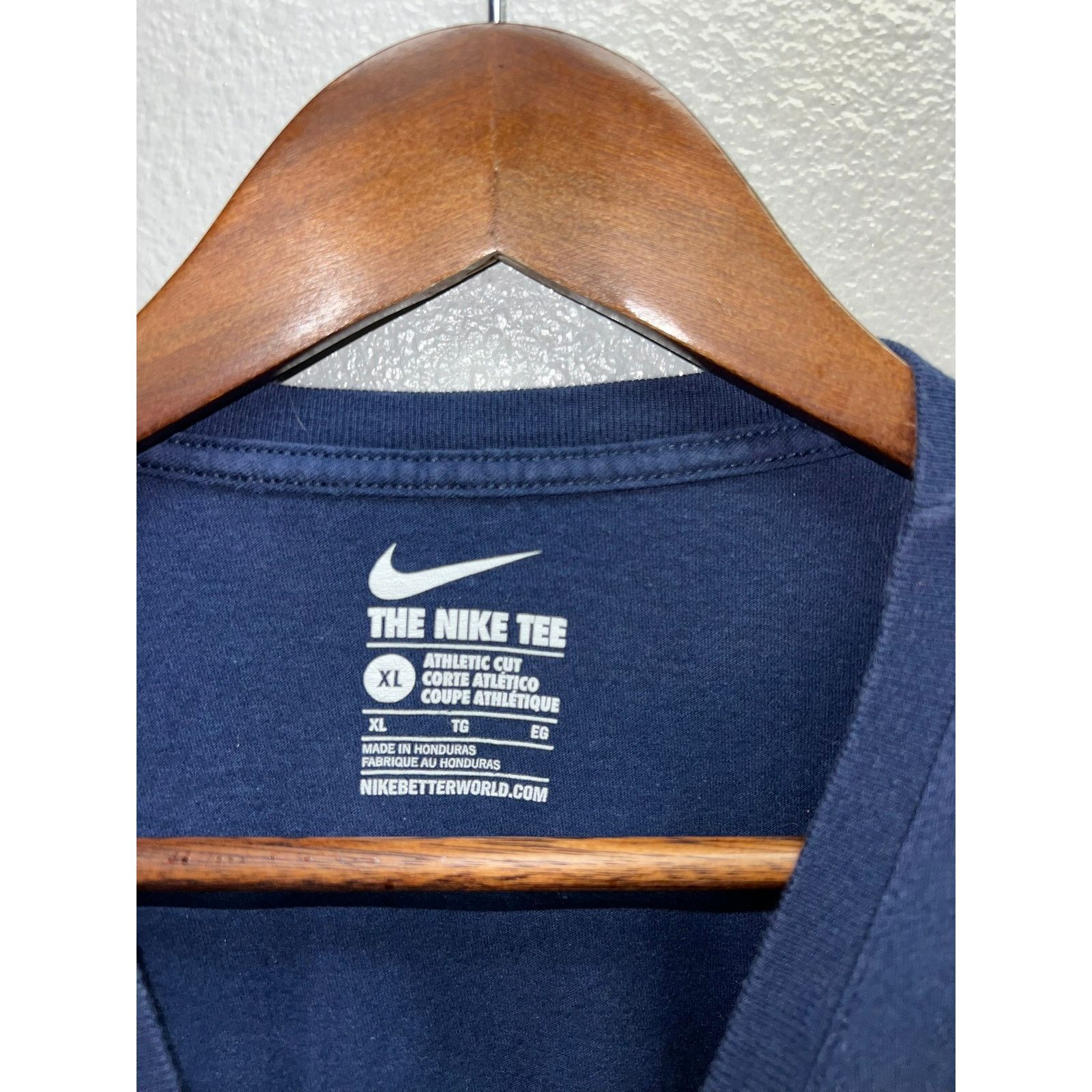 Nike Womens Nike Connecticut Huskies Shirt Final Four 2016 Tee XL Size XL / US 12-14 / IT 48-50 - 5 Thumbnail