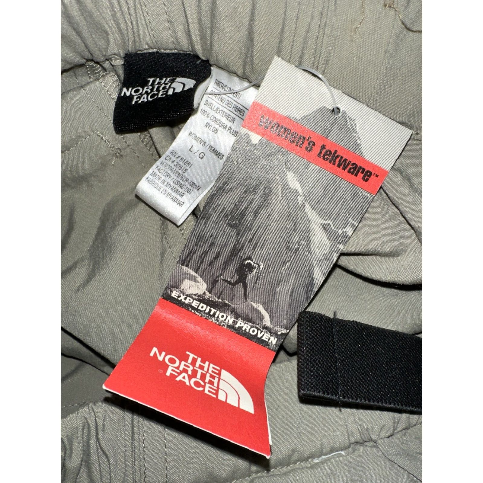 The North Face VINTAGE The North Face Women's Cargo Nylon Pants Beige Large NWT Size 36" / US 14 / IT 50 - 6 Thumbnail