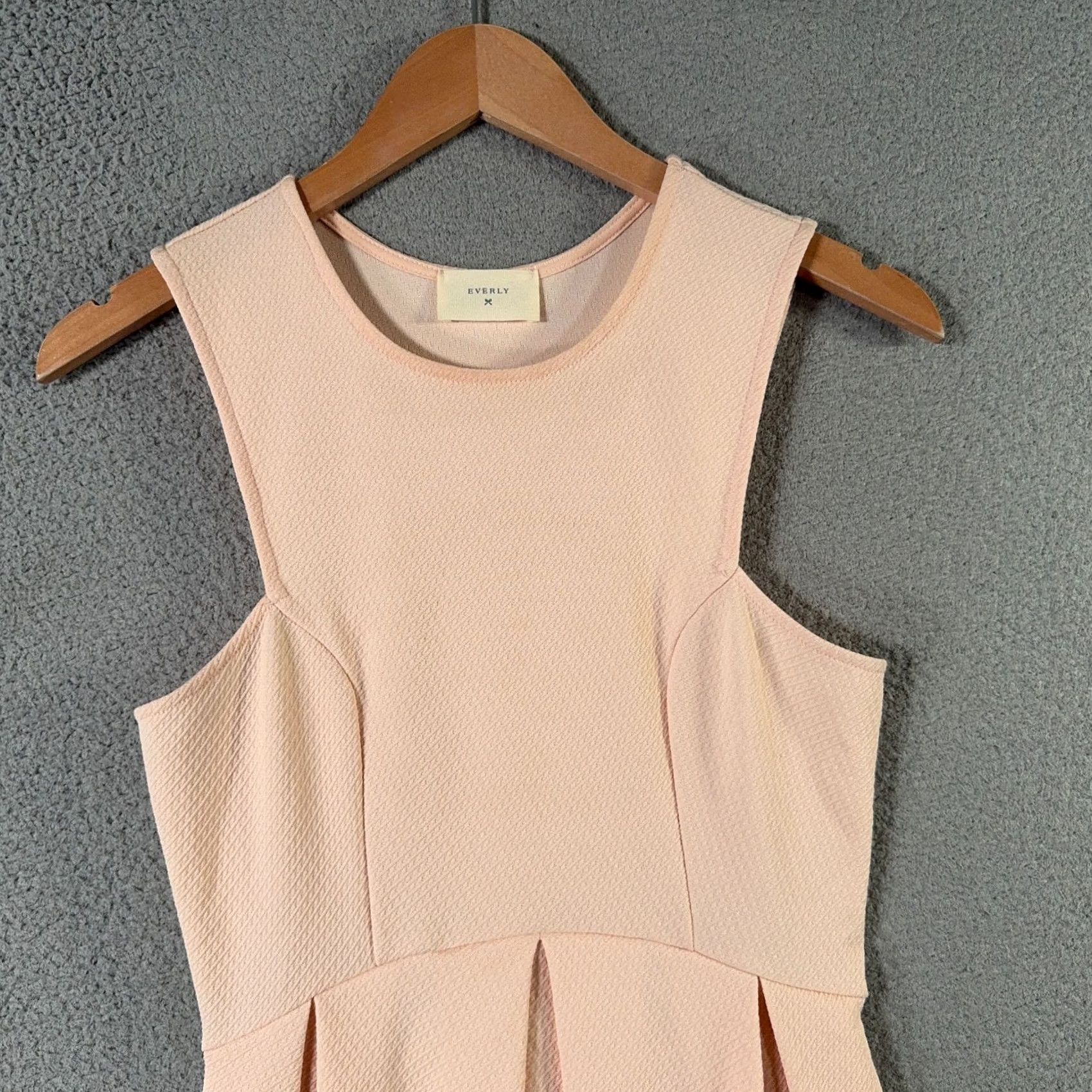 Anthropologie Everly Dress Medium Slim Peach Textured Knit Sleeveless Fit Flare A-Line Designer Womens Vesitled Size M / US 6-8 / IT 42-44 - 2 Thumbnail