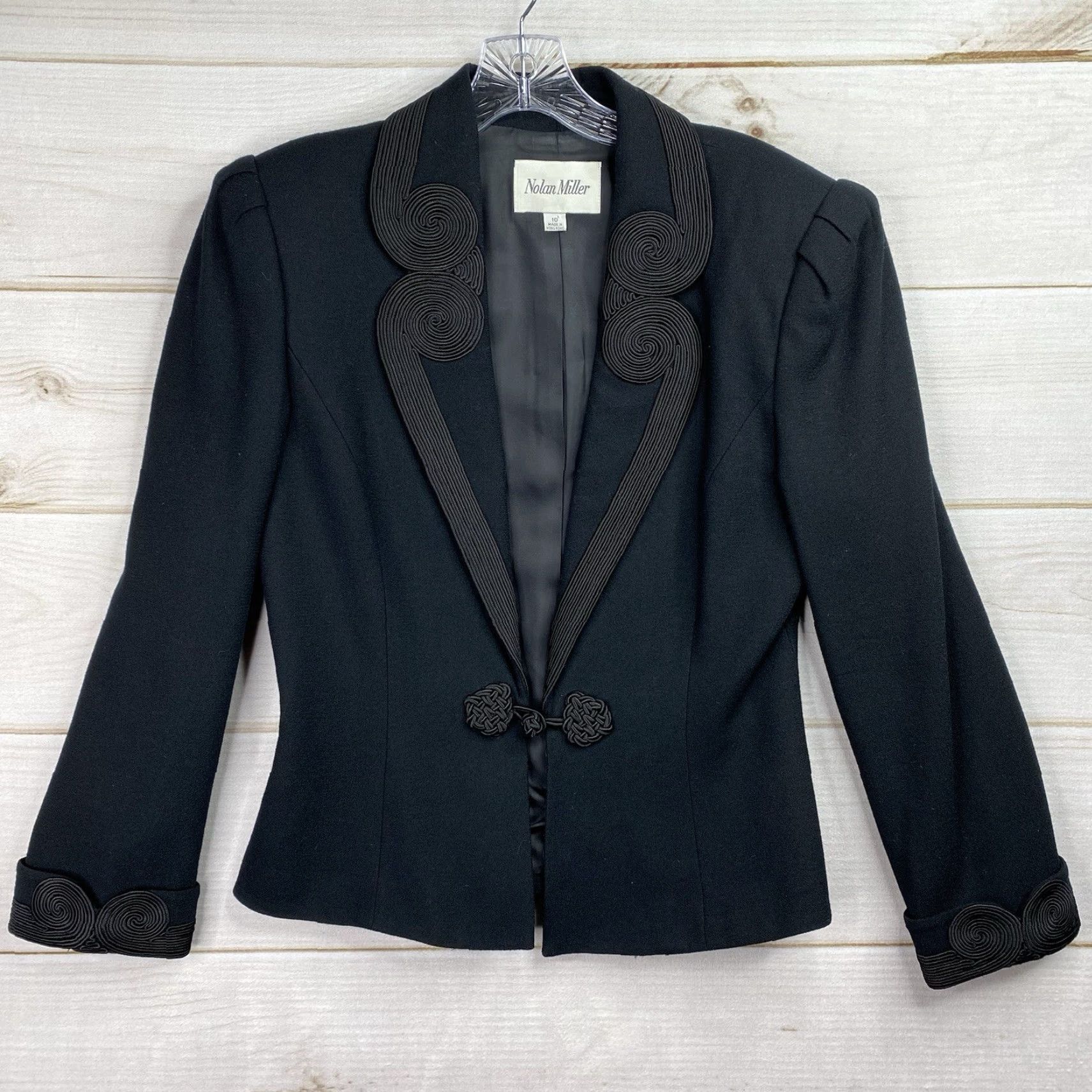 Vintage VINTAGE Nolan Miller Blazer Women 10 Black Embroidered Shoulder Lined Wool 100% Wool Notch Lapel Single-Breasted 80s Fashion Womens Size L / US 10 / IT 46 - 2 Thumbnail
