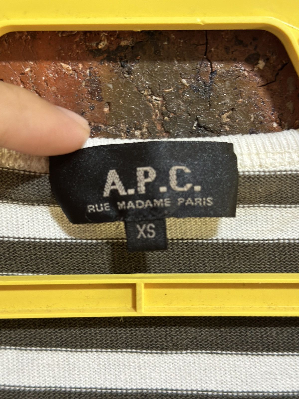 A.P.C. × Designer × Vintage Vintage A.P.C Stripe Sun Faded Tee Size XS / US 0-2 / IT 36-38 - 4 Thumbnail