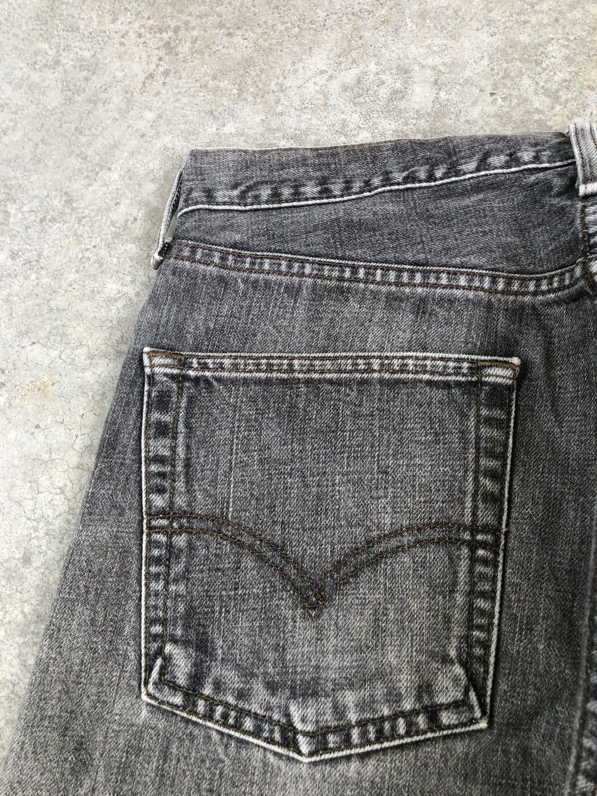 Levi's Vintage Levis 505 Distressed Denim Made in japan Size US 33 - 16 Thumbnail