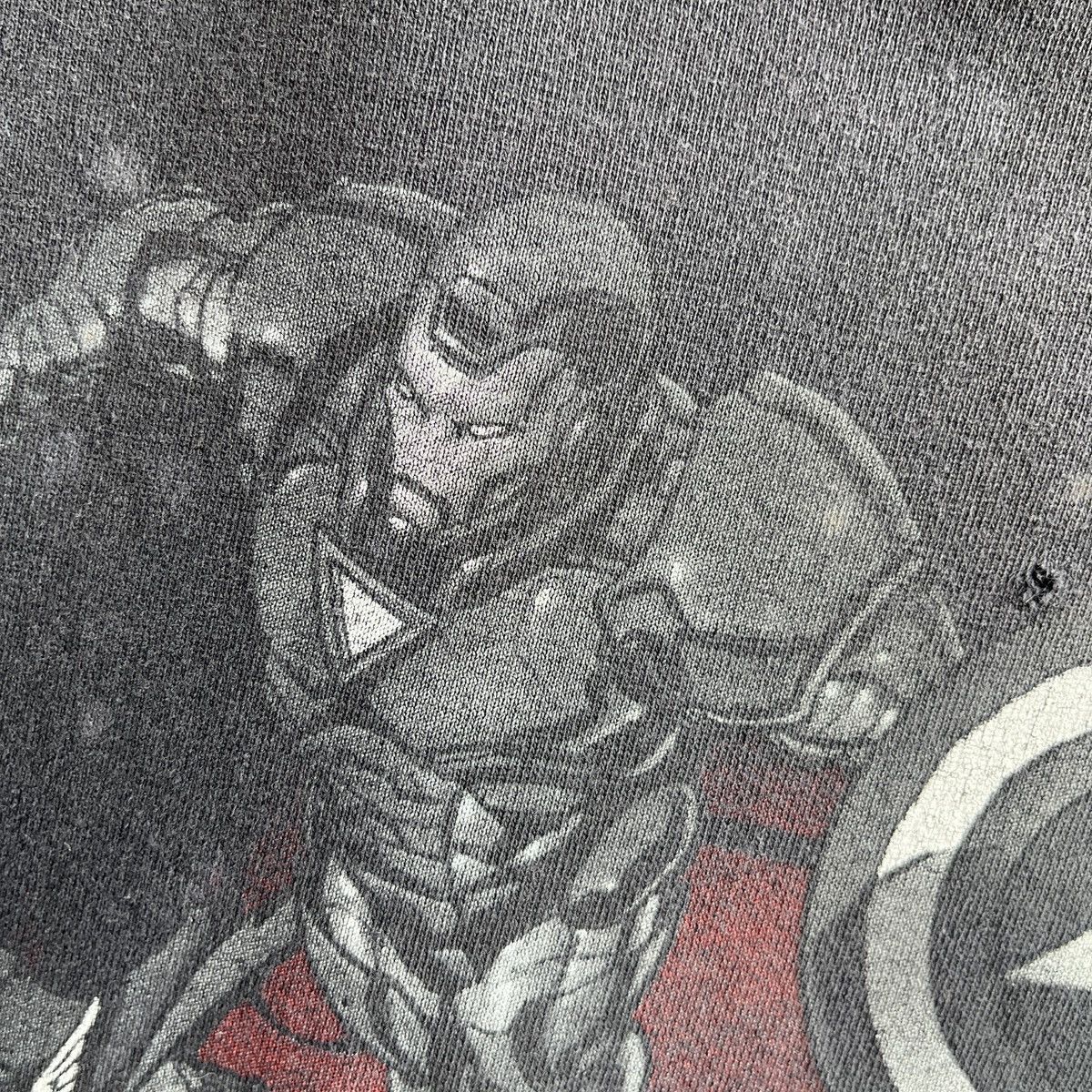 Mad Engine VINTAGE Y2K DISTRESSED FADED THE AVENGERS MARVEL TSHIRT Size US M / EU 48-50 / 2 - 9 Thumbnail