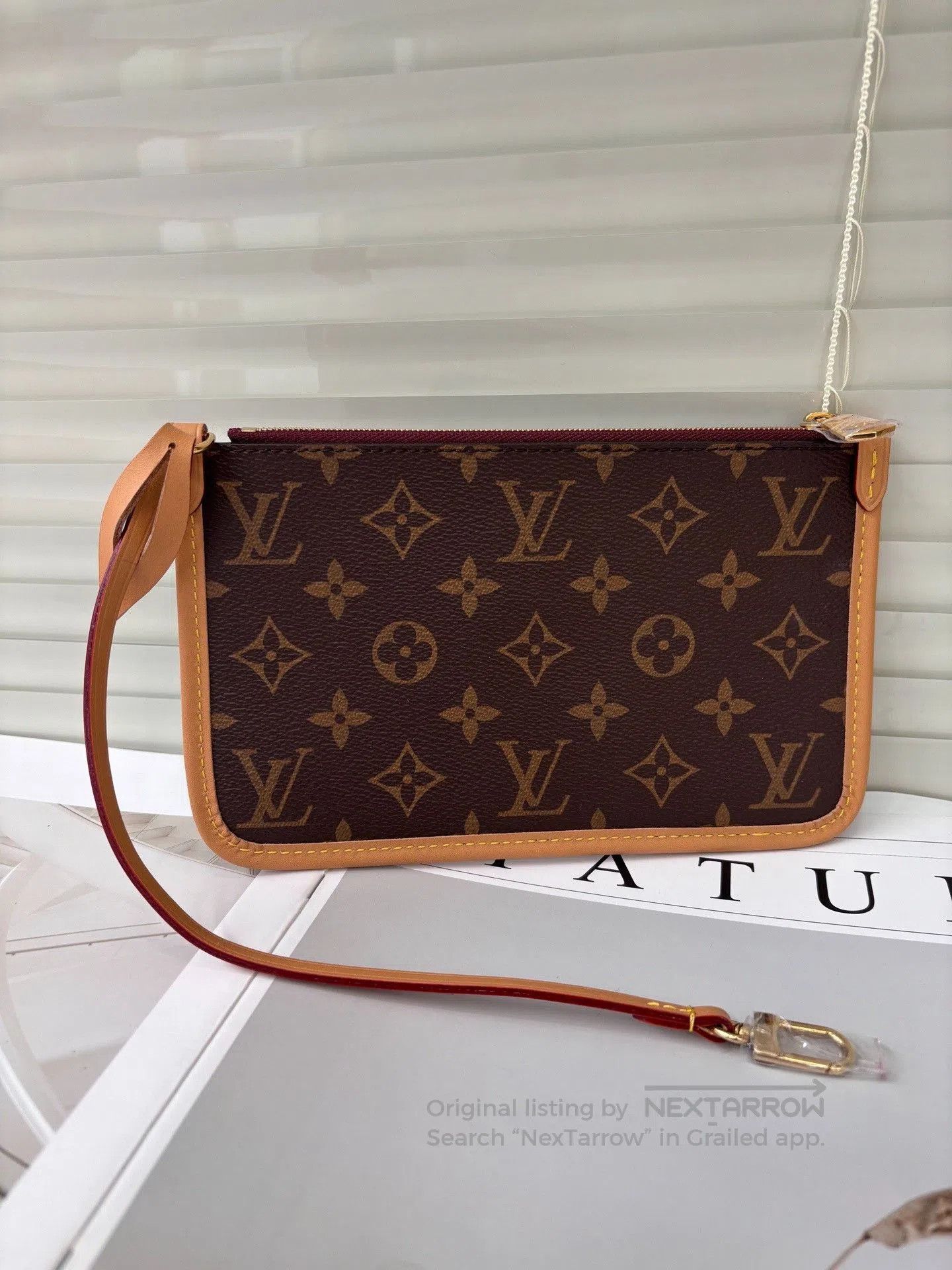 Louis Vuitton LV Classic Monogram Carryall Pouch. Size ONE SIZE - 3 Thumbnail