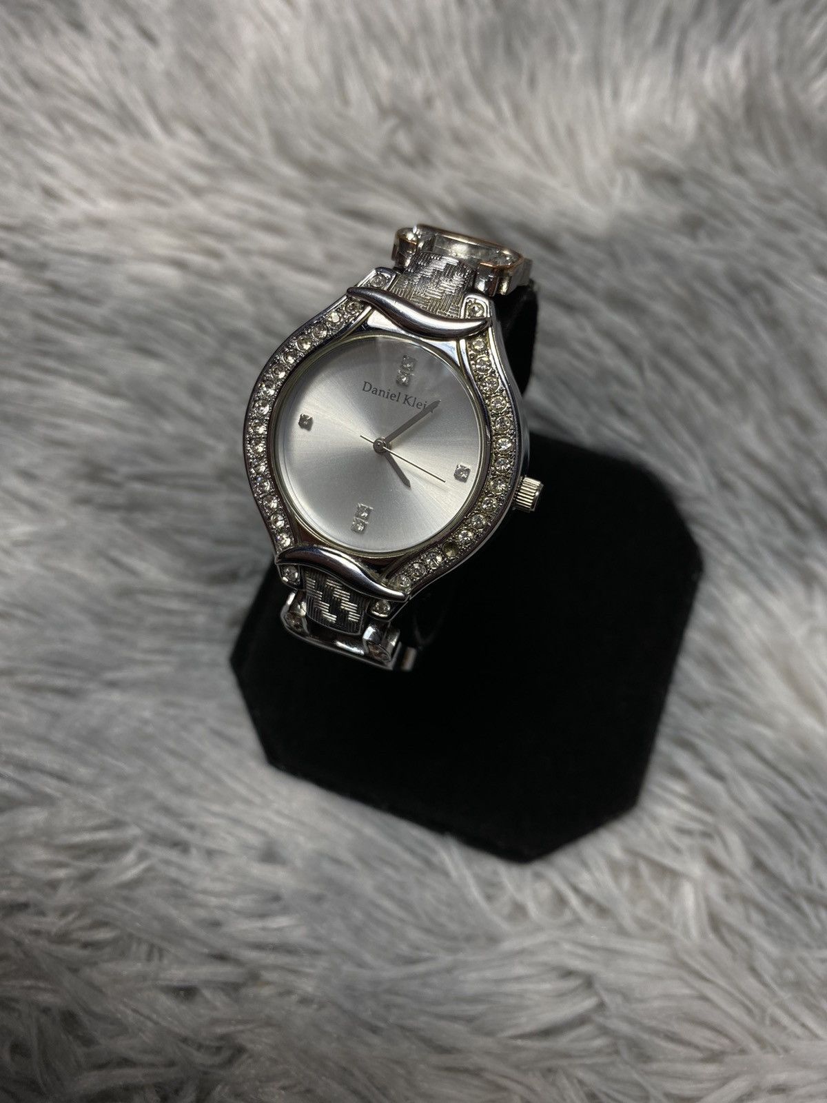 Japanese Brand Daniel Klein Crystal-Embellished Silver Watch Japanese Brand Size ONE SIZE - 1 Thumbnail