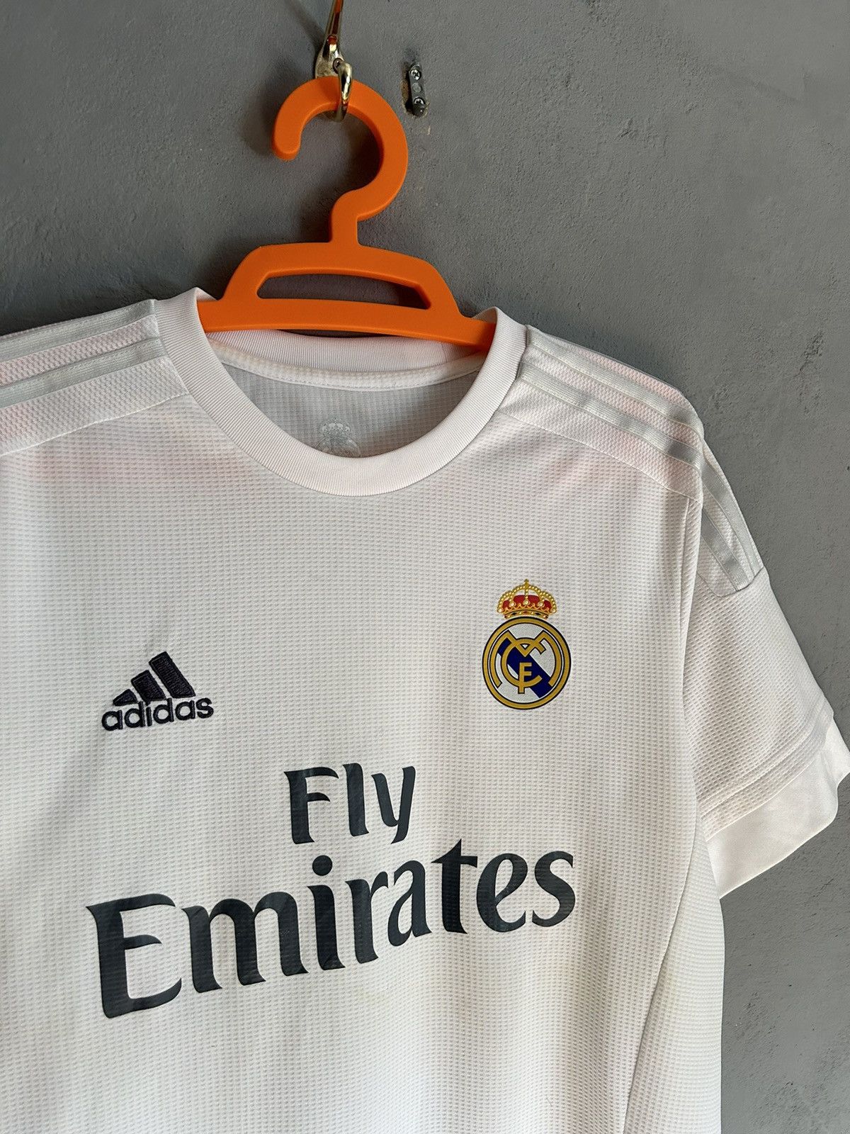 Adidas REAL MADRID 2015 2016 HOME SOCCER JERSEY ADIDAS Size US M / EU 48-50 / 2 - 3 Thumbnail