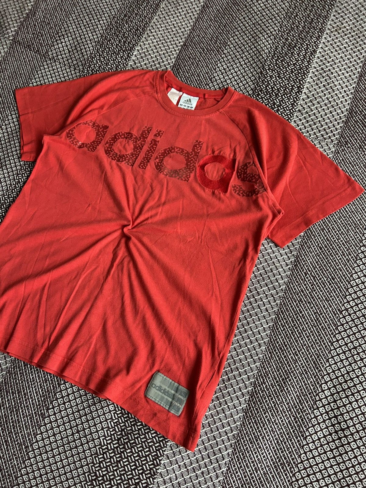 Adidas Vintage Adidas Big Logo 00s Tee Streetwear Unisex Size M Size US M / EU 48-50 / 2 - 2 Thumbnail