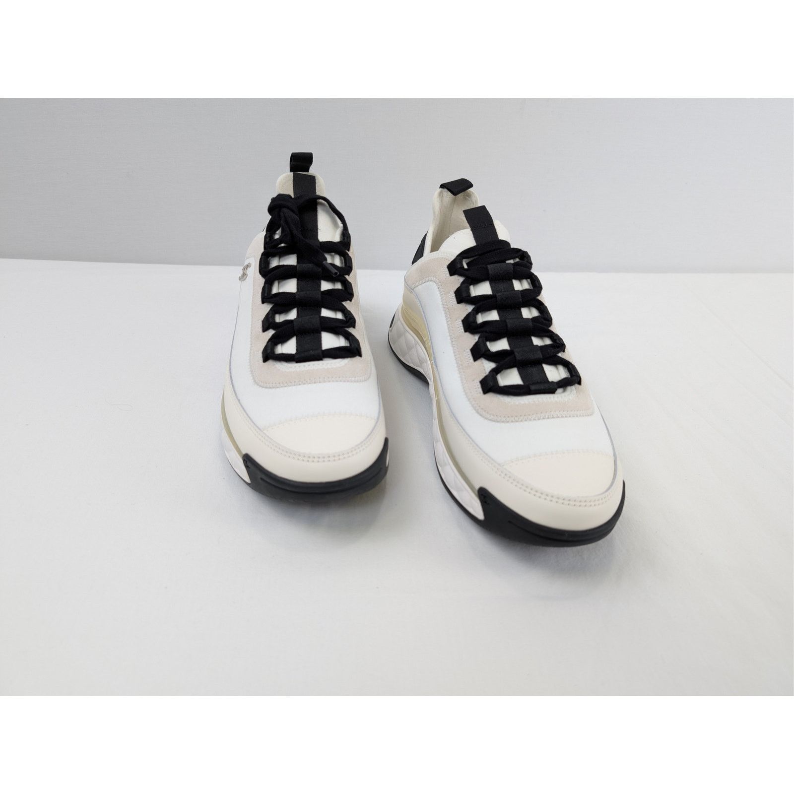 Chanel o1rshd1 Low Top Sneakers in White/Black Size US 10 / EU 43 - 6 Thumbnail