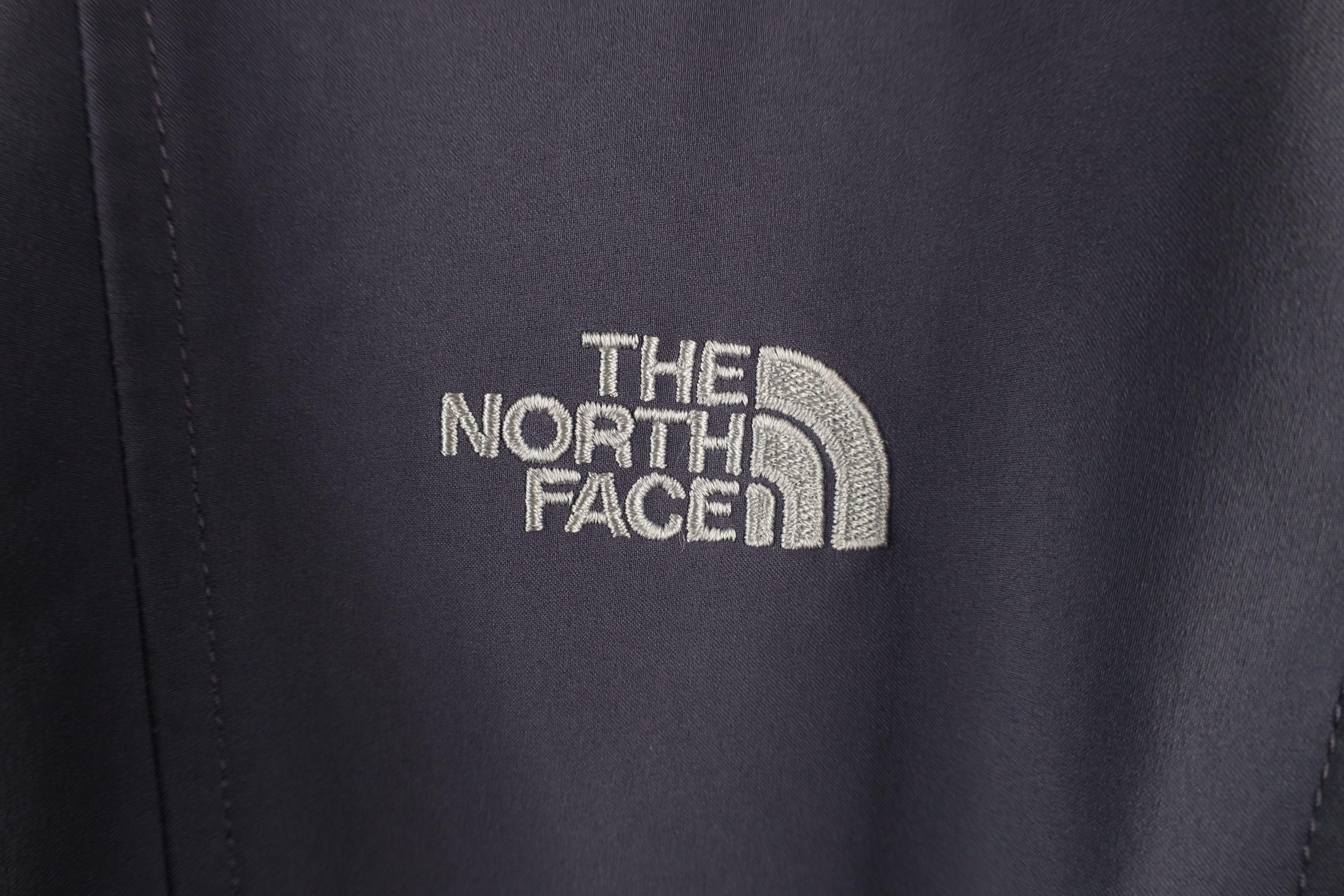 The North Face × Vintage Vintage The North Face Spell Out Soft Shell Jacket Gray Size L / US 10 / IT 46 - 13 Thumbnail