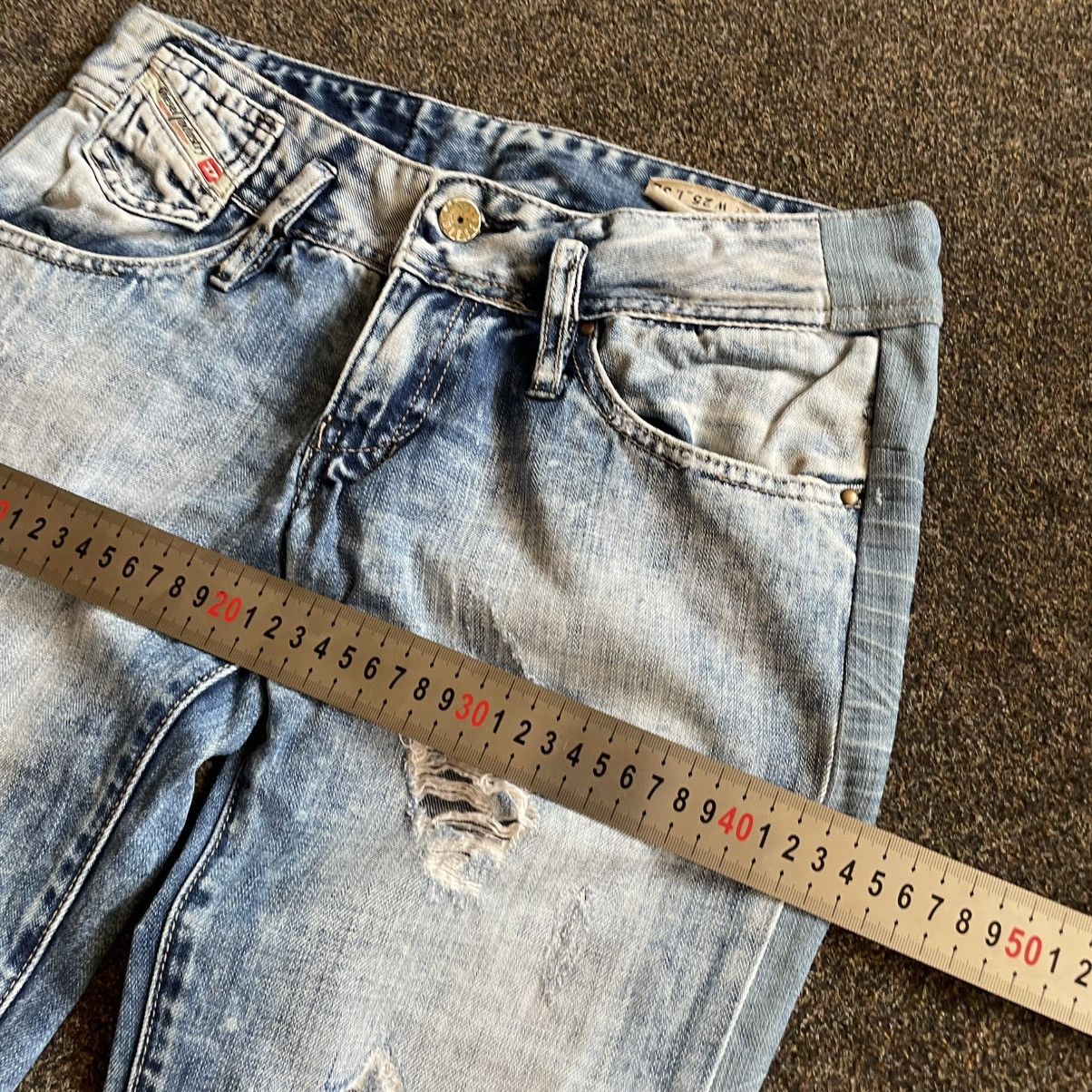 Vintage Vintage Y2K Diesel Distressed Baggy Jeans Thrashed Grunge 25 Size 25" / US 0 / IT 36 - 11 Thumbnail