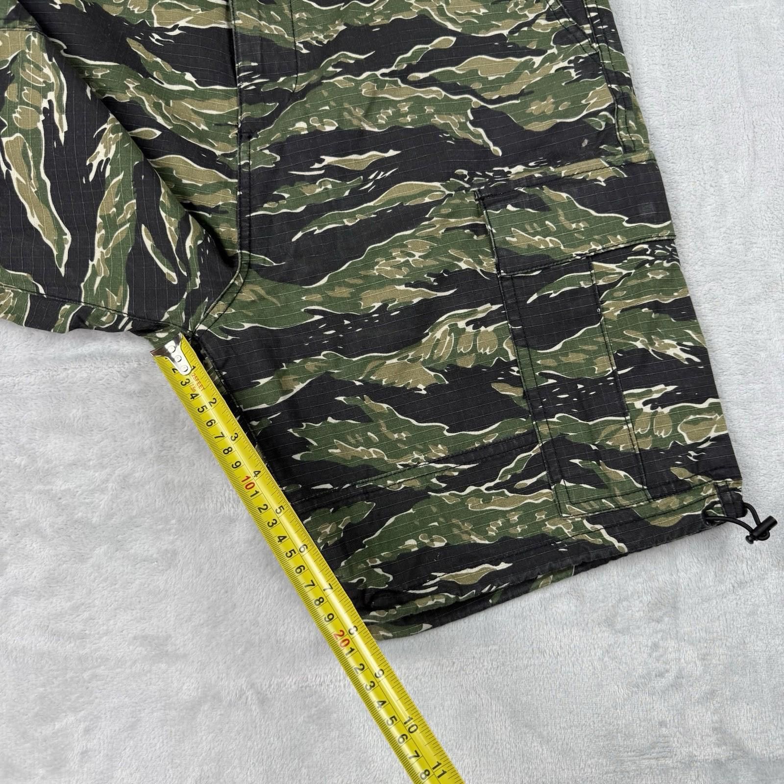 Other Y2K DC Shoes Camo Cargo Shorts Mens 34 Skate Streetwear Size US 34 / EU 50 - 6 Thumbnail