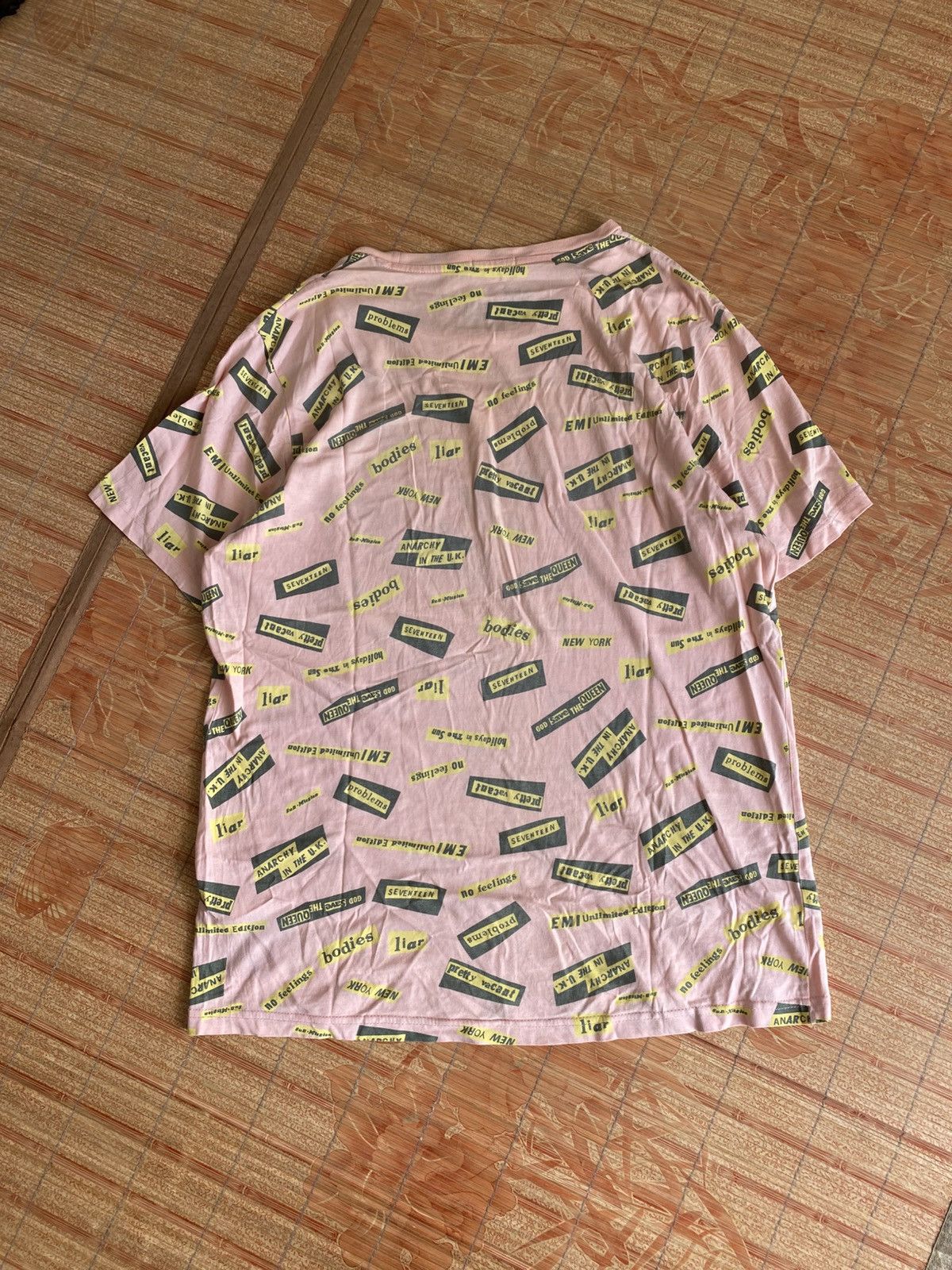 Vintage Sex Pistols Allover Print Tshirt Size US L / EU 52-54 / 3 - 3 Thumbnail
