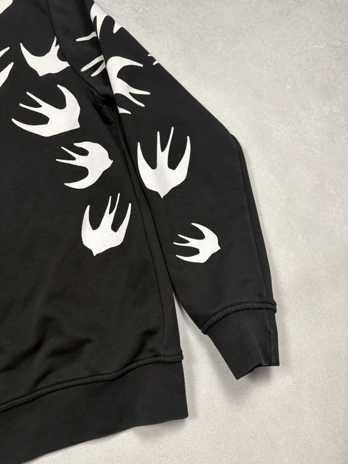 Alexander McQueen McQ Alexander McQueen Swallow Print Sweatshirt Black Size L Size US L / EU 52-54 / 3 - 15 Thumbnail