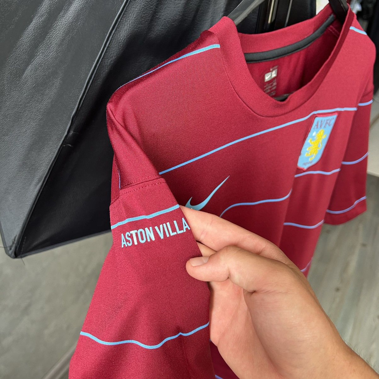 Nike Vintage 2008-09 Nike Aston Villa Trainning Blokecore Jersey Size US L / EU 52-54 / 3 - 11 Thumbnail