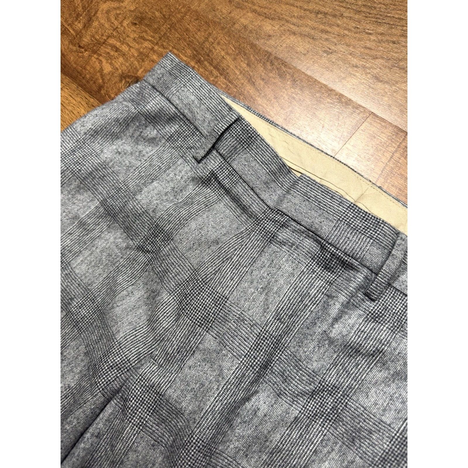 Banana Republic Banana Republic Pants Mens 34x32 Gray Vitale Barberis Canonico Flannel 120s Wool Dress Pants Slim Gray Glen Plaid Mens Regular 34x32 Wool-Blend? Size US 34 / EU 50 - 4 Thumbnail