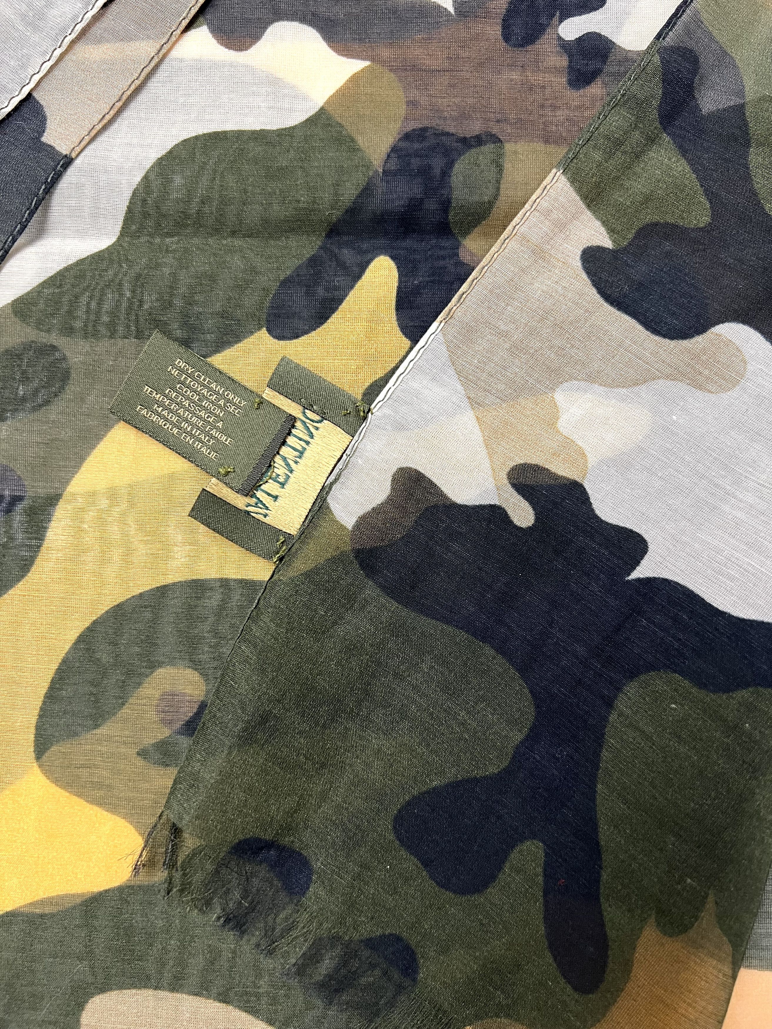 Valentino NEW, VALENTINO CAMOUFLAGE UNISEX SCARF, MADE IN ITALY Size ONE SIZE - 8 Thumbnail