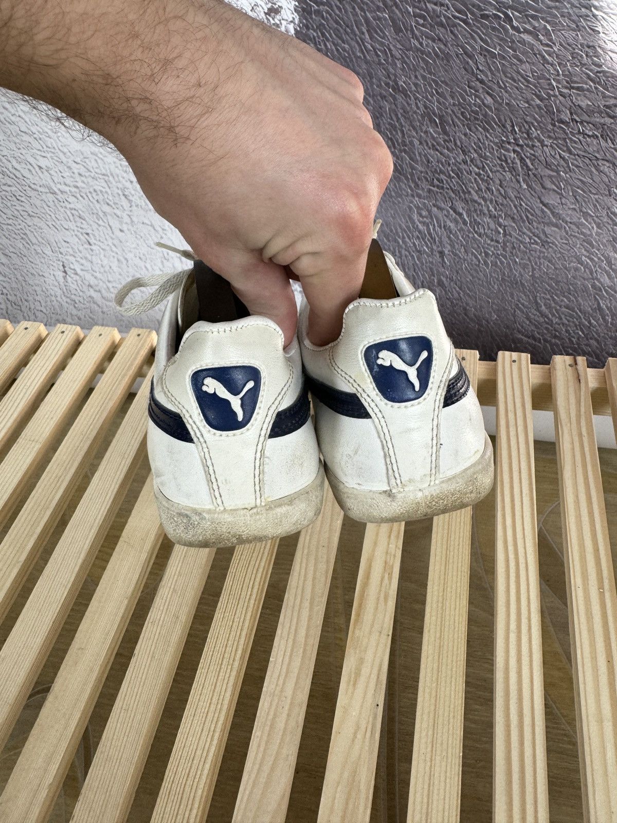 Puma Puma Top Winner sz 6 vintage white leather low top sneakers Size US 7 / EU 40 - 7 Thumbnail