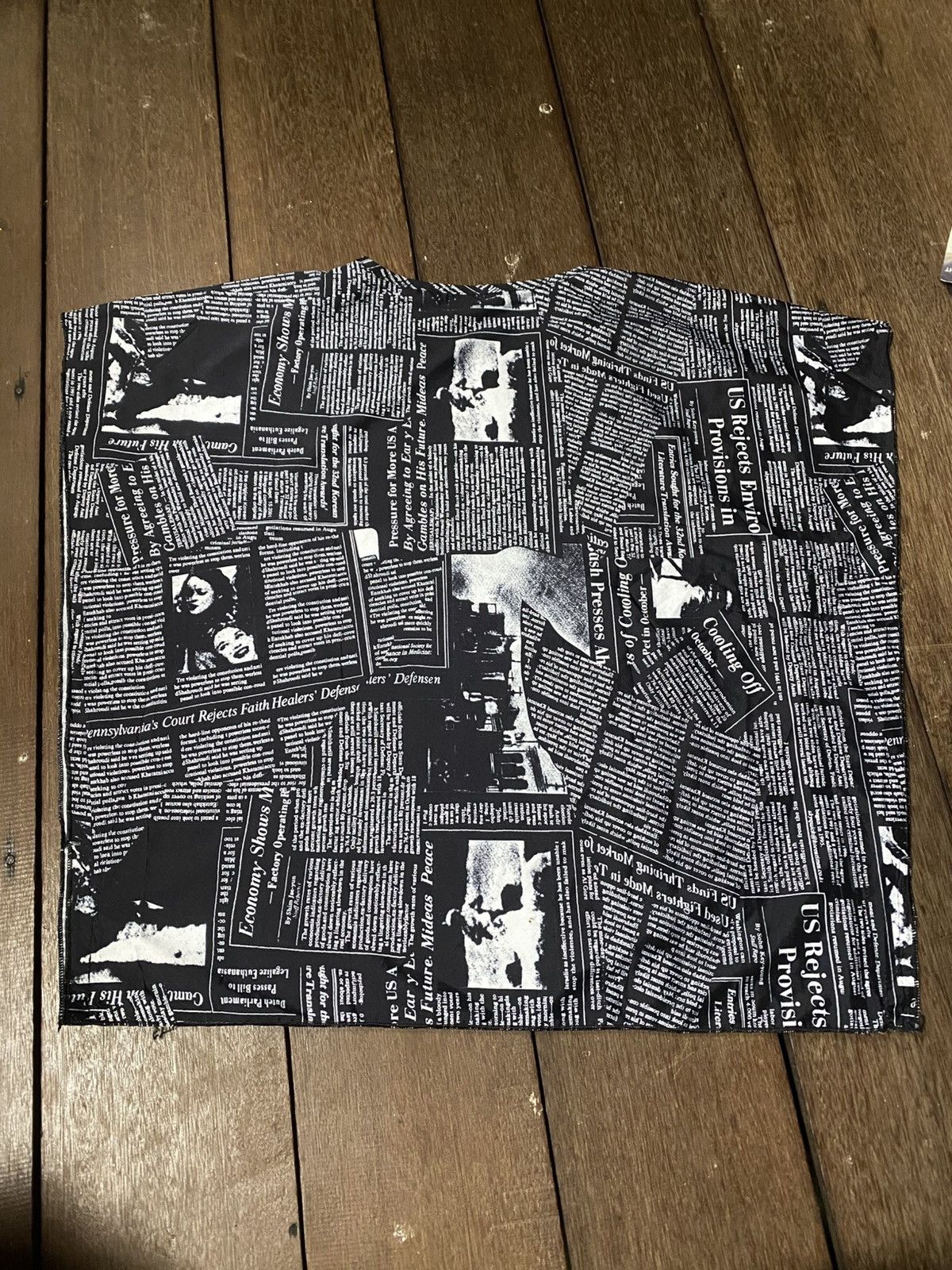 The Unbranded Brand Newspaper design Punk blouse Size M / US 6-8 / IT 42-44 - 6 Thumbnail