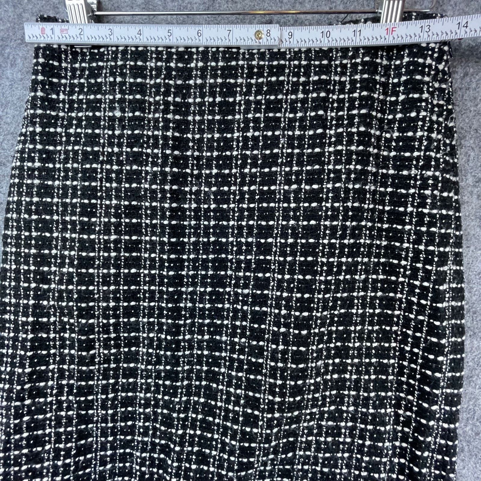 Ann Taylor Ann Taylor Skirt Womens 0 Black Plaid Boucle Tweed Old Money Size 25" / US 0 / IT 36 - 3 Thumbnail