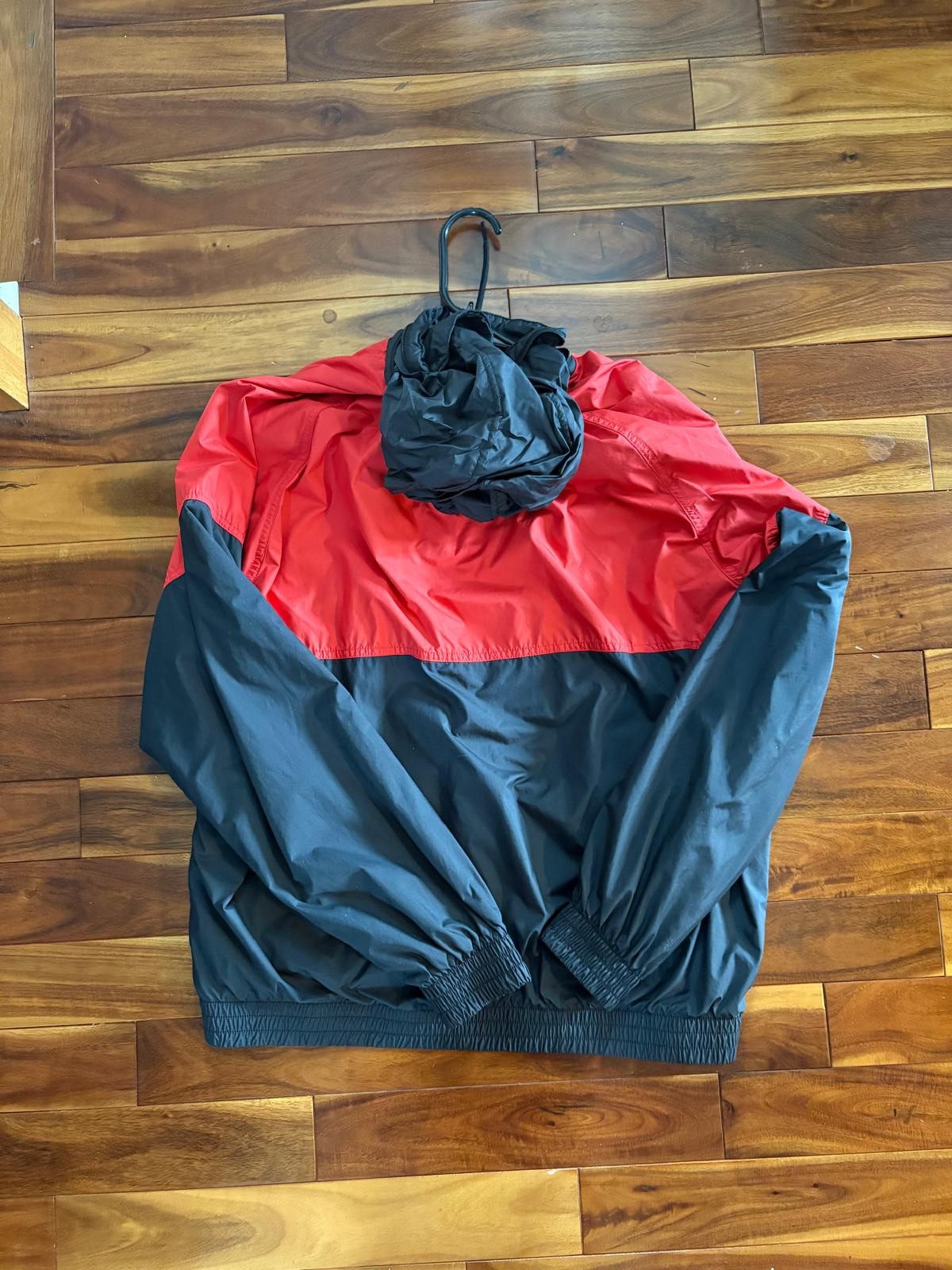 Nike Nike SB Shield Packable Hood Men Jacket Red Black Size US M / EU 48-50 / 2 - 4 Thumbnail