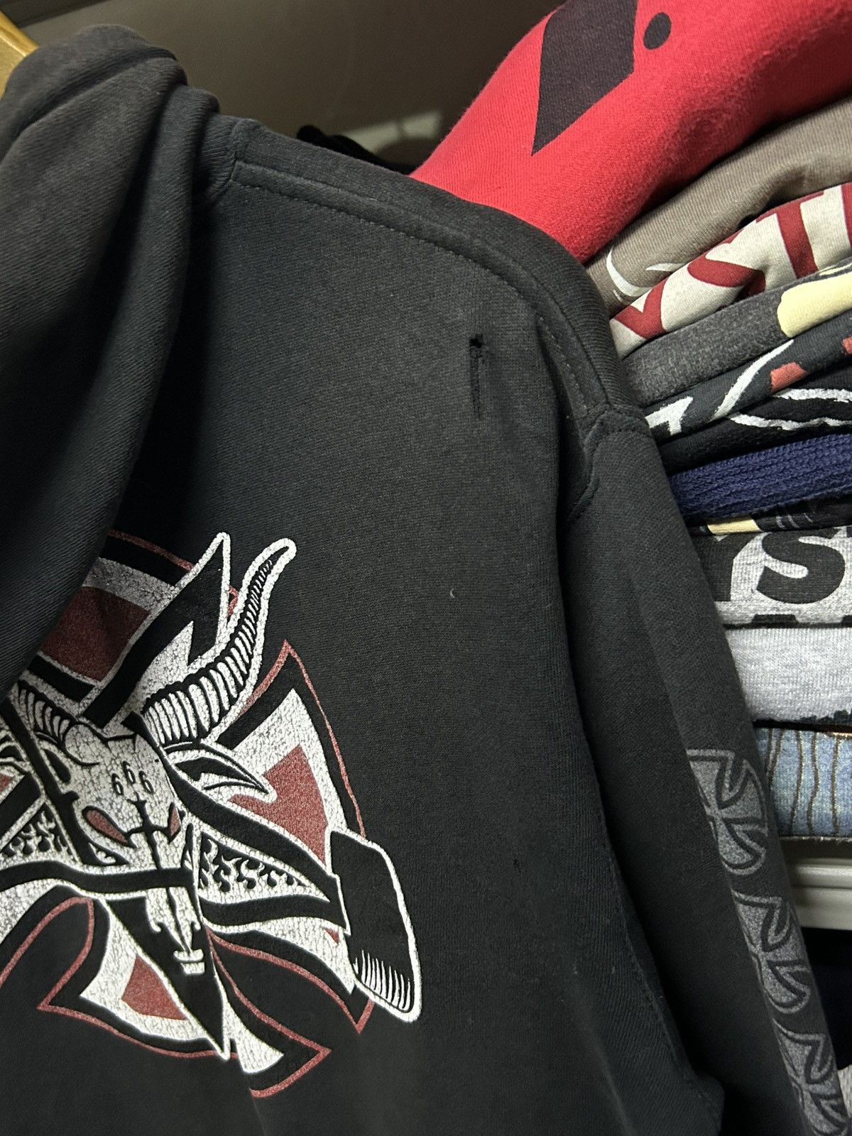 Independent Truck Co. Vintage thrashed independent truck hoodie Size US M / EU 48-50 / 2 - 9 Thumbnail