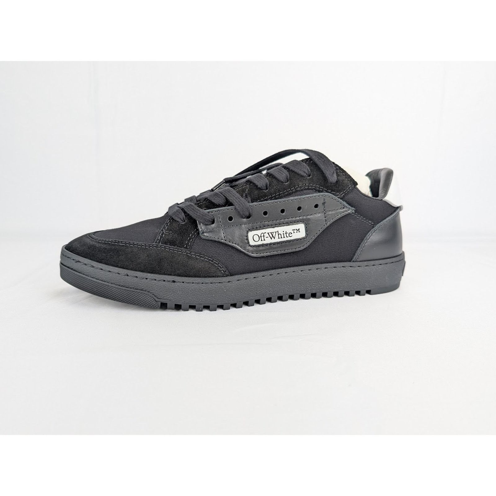 Off-White o1rshd1 Q:2 / Low-Top Sneakers in Black Size US 9 / EU 42 - 2 Thumbnail